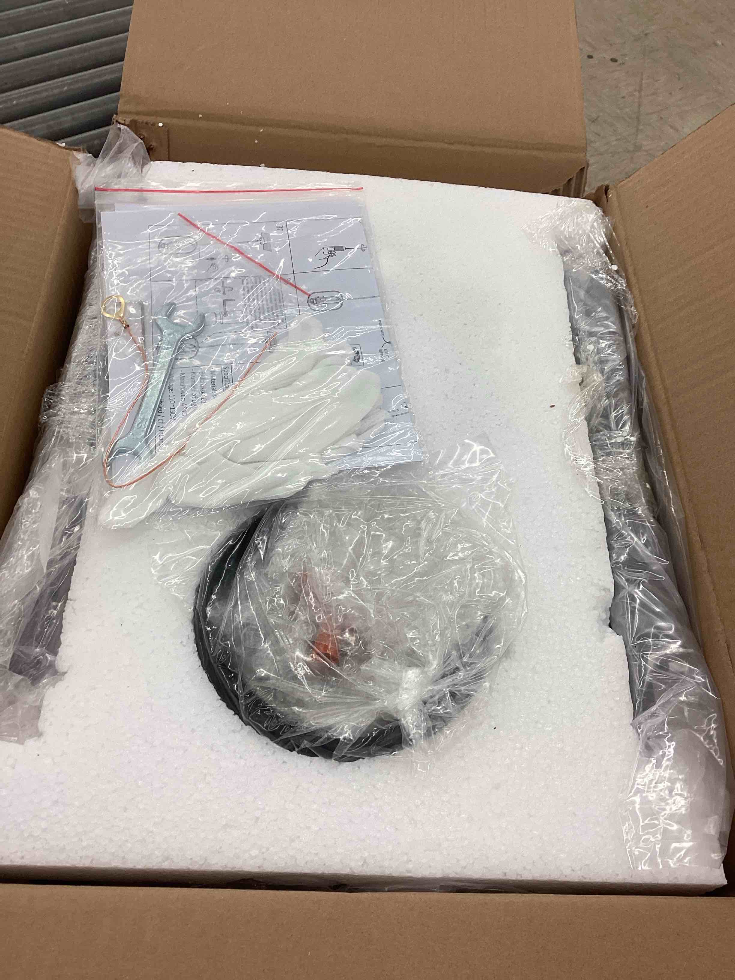 https://s3.amazonaws.com/lotting-images-prod/BoxBids/BXB0503627_1779887579785.jpeg