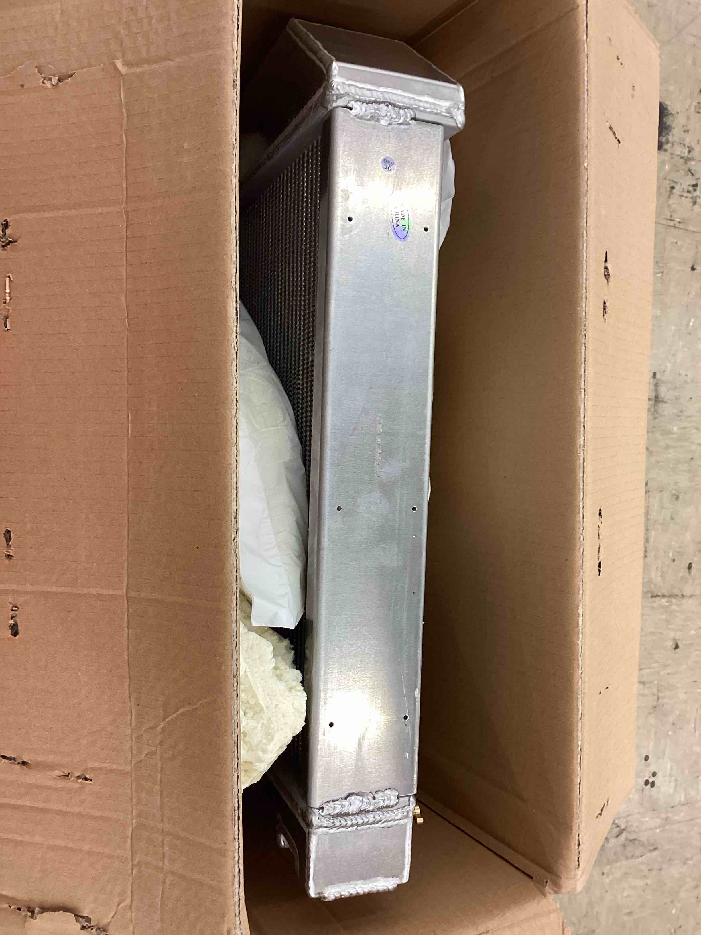https://s3.amazonaws.com/lotting-images-prod/BoxBids/BXB0503642_1779893552152.jpeg