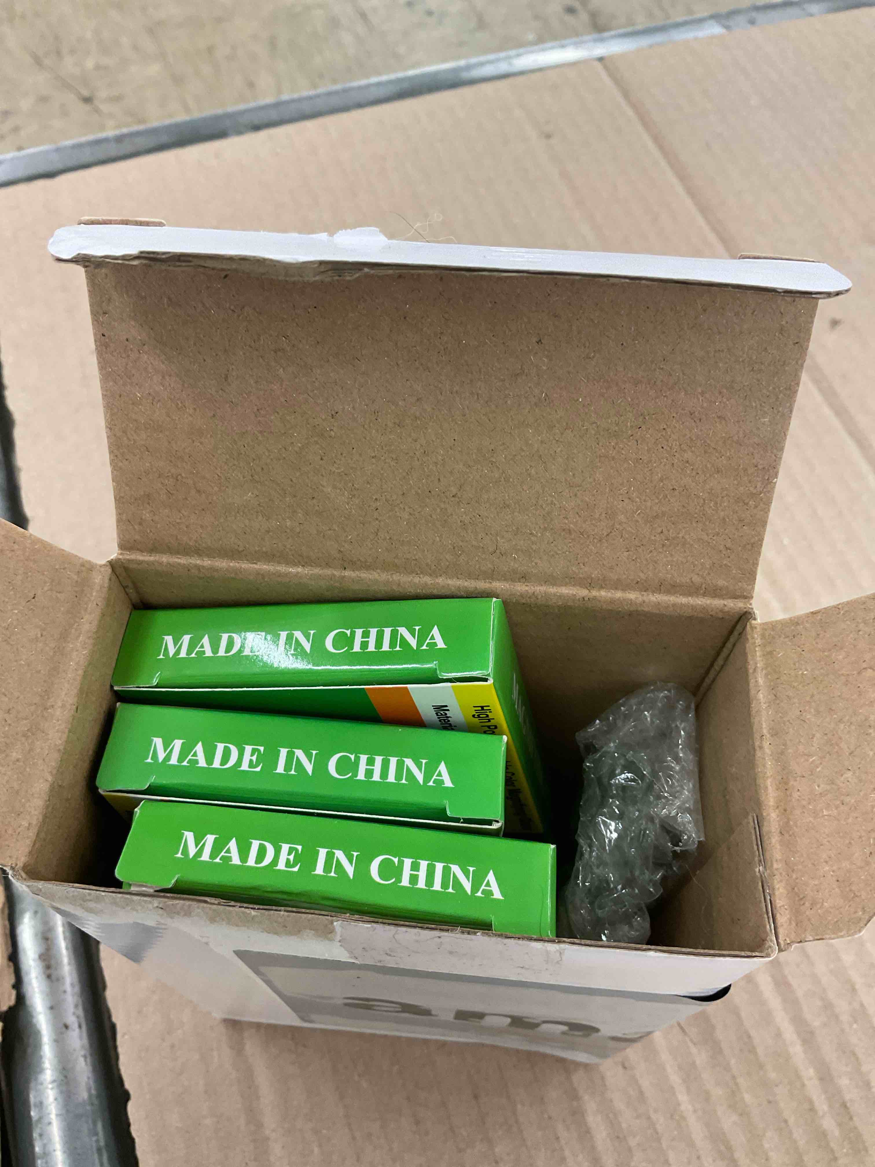 https://s3.amazonaws.com/lotting-images-prod/BoxBids/BXB0503691_1778851073553.jpeg
