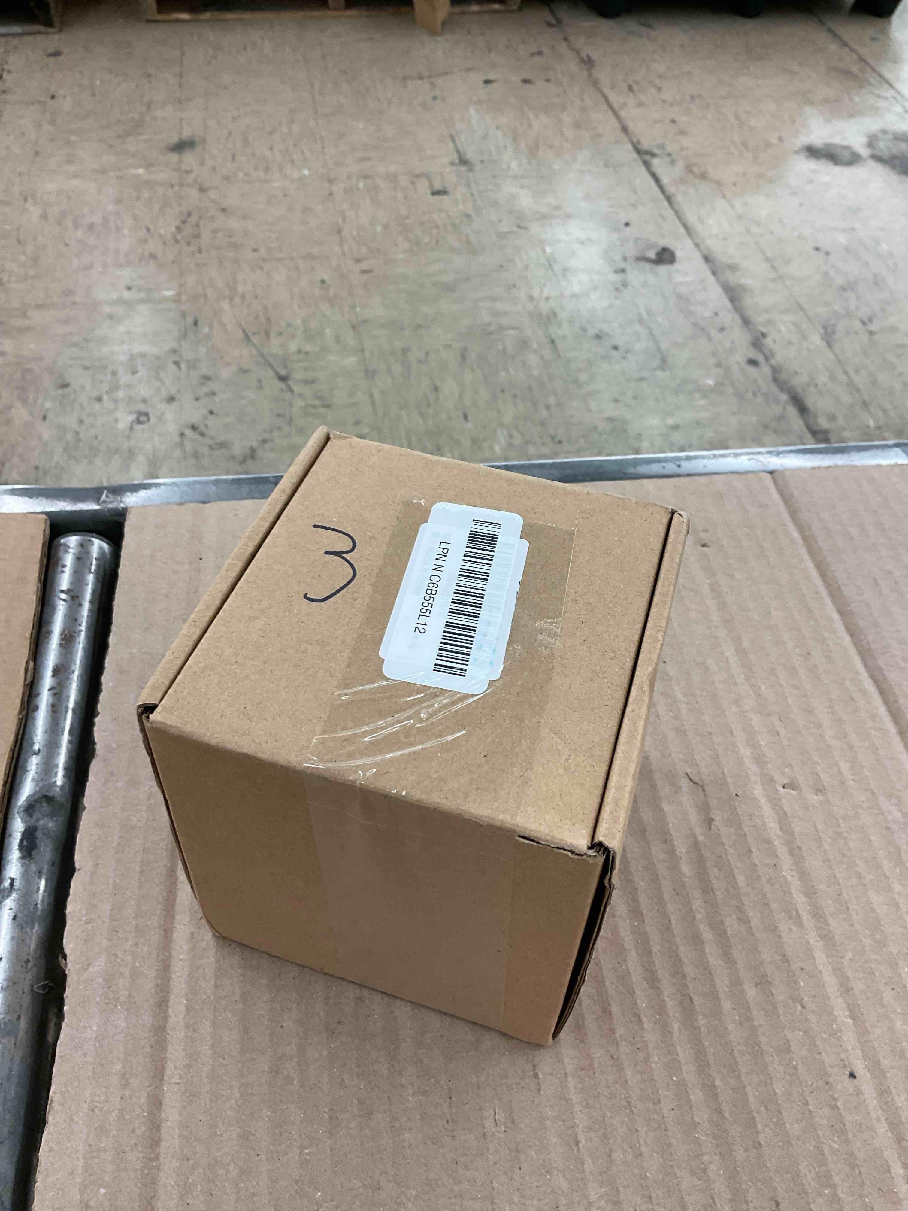 https://s3.amazonaws.com/lotting-images-prod/BoxBids/BXB0503701_1778851991216.jpeg