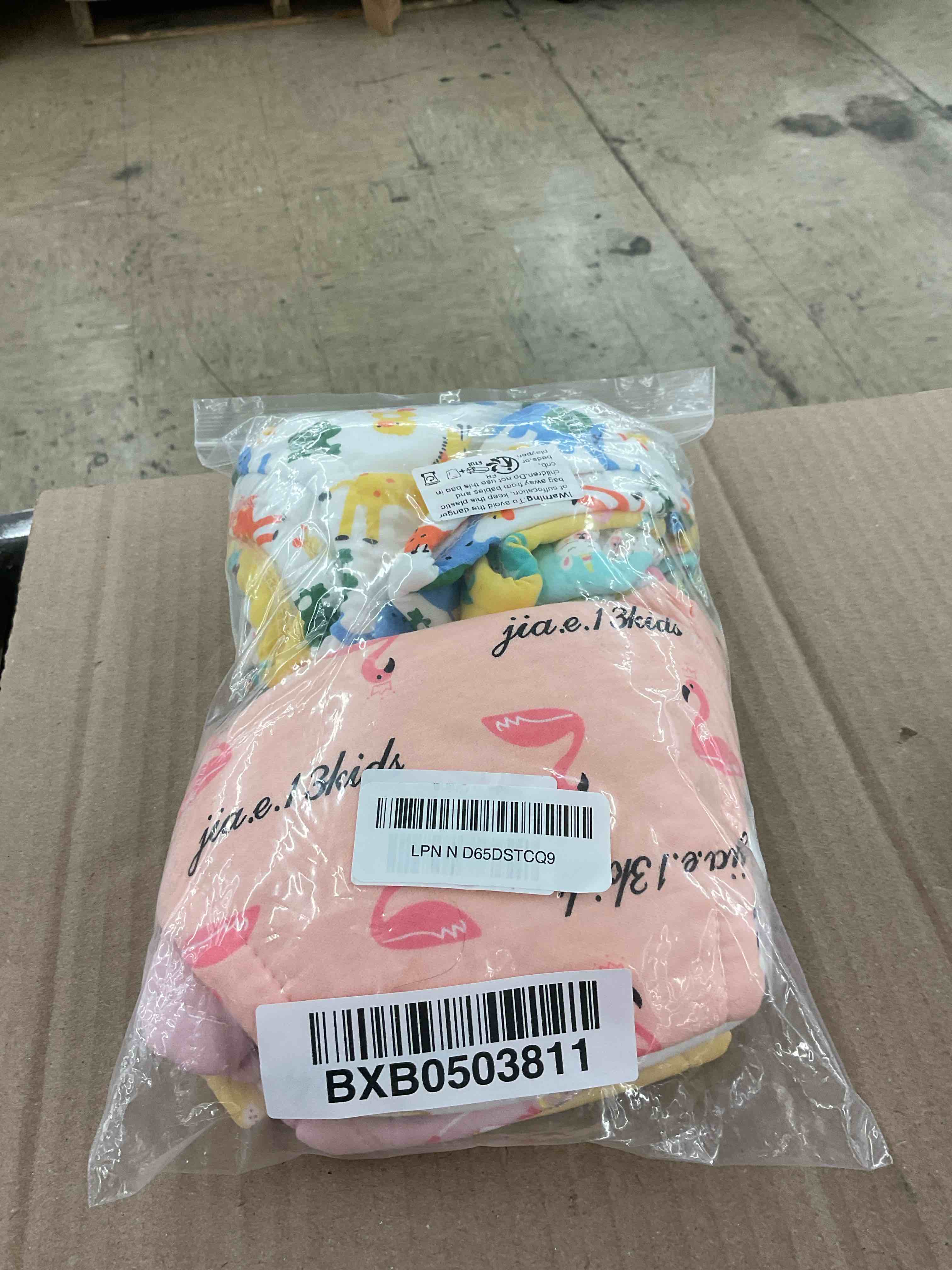 https://s3.amazonaws.com/lotting-images-prod/BoxBids/BXB0503811_1778864119870.jpeg