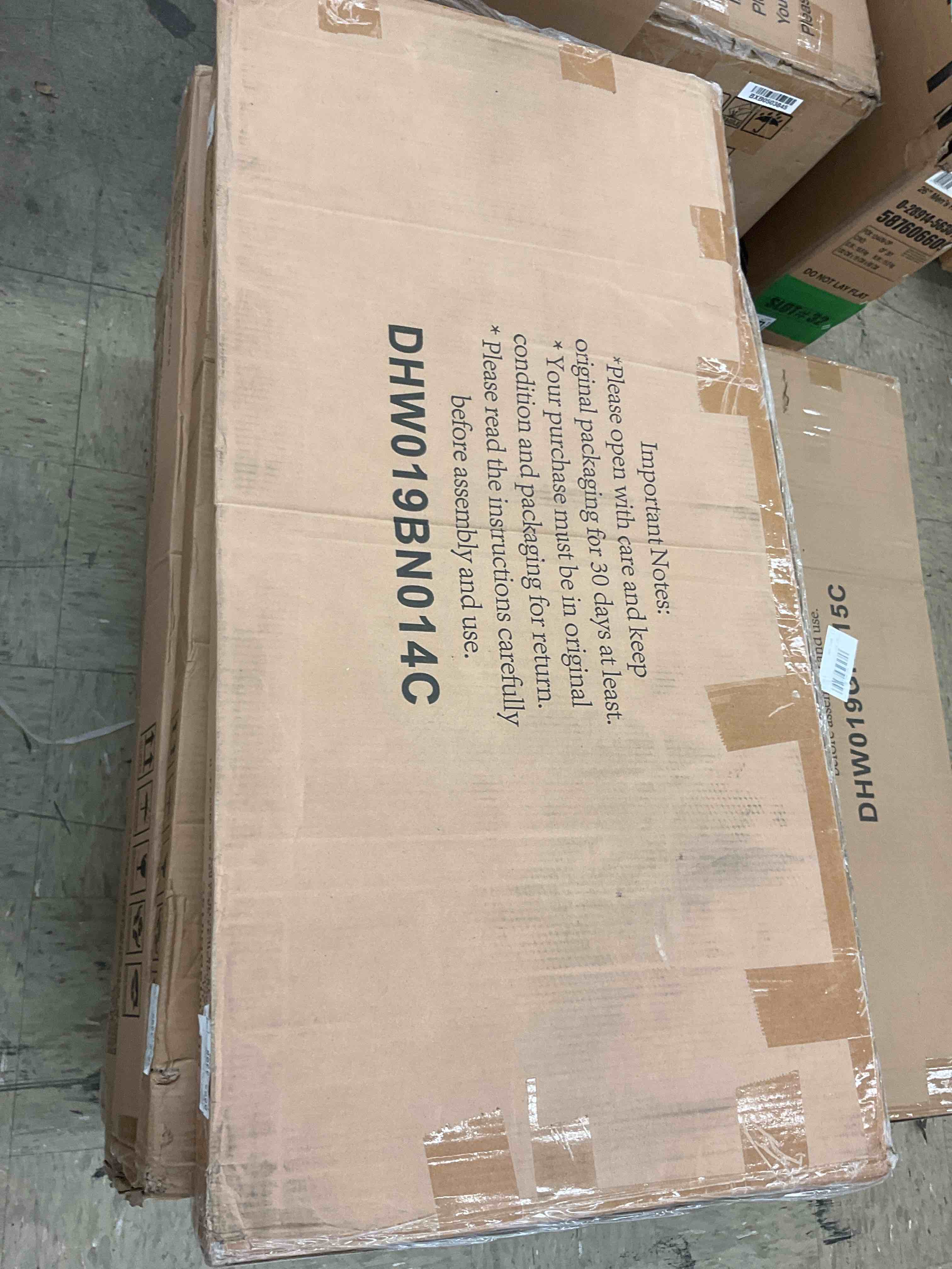 https://s3.amazonaws.com/lotting-images-prod/BoxBids/BXB0503841_1779216556890.jpeg