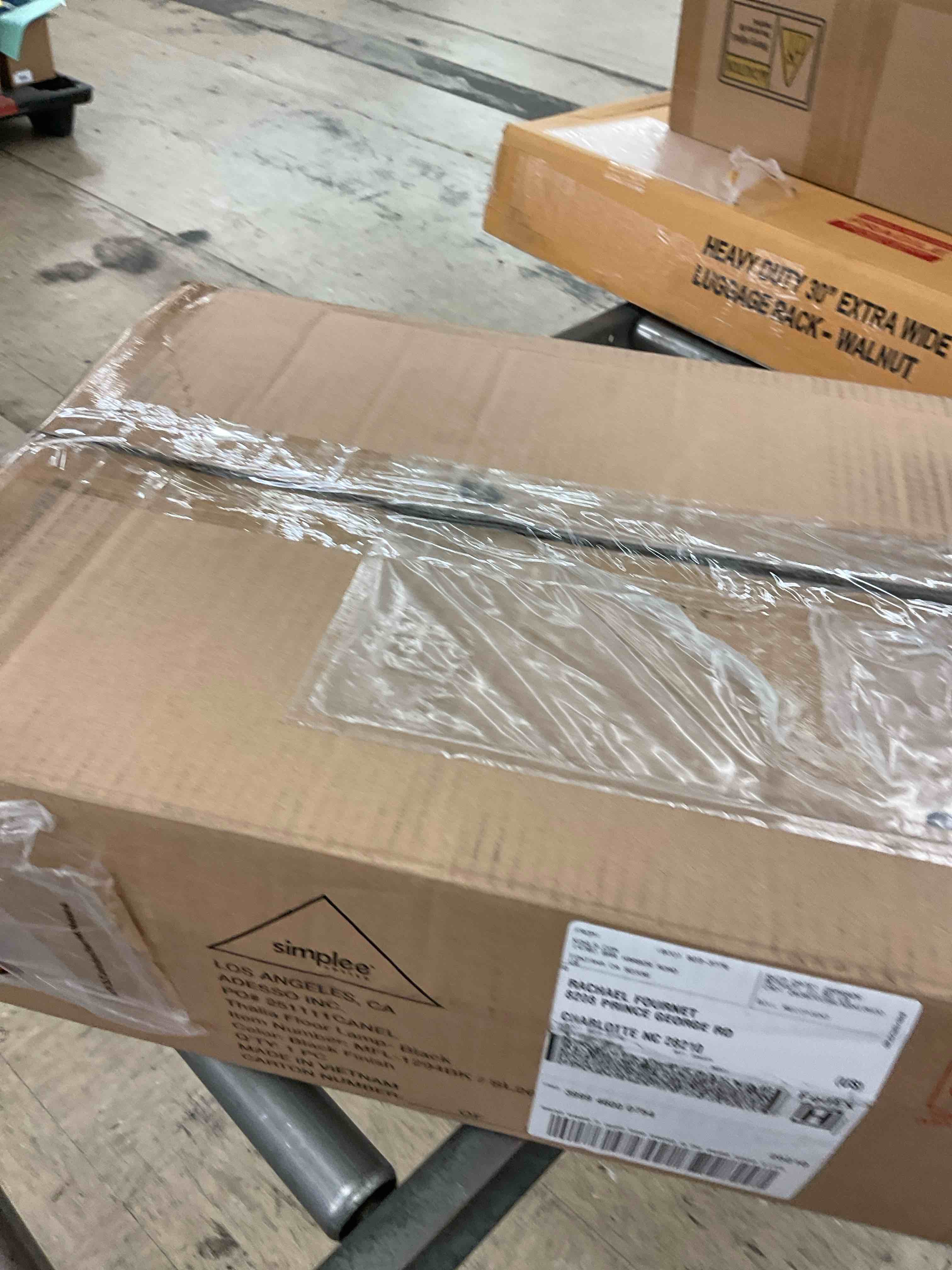 https://s3.amazonaws.com/lotting-images-prod/BoxBids/BXB0504040_1779453627785.jpeg
