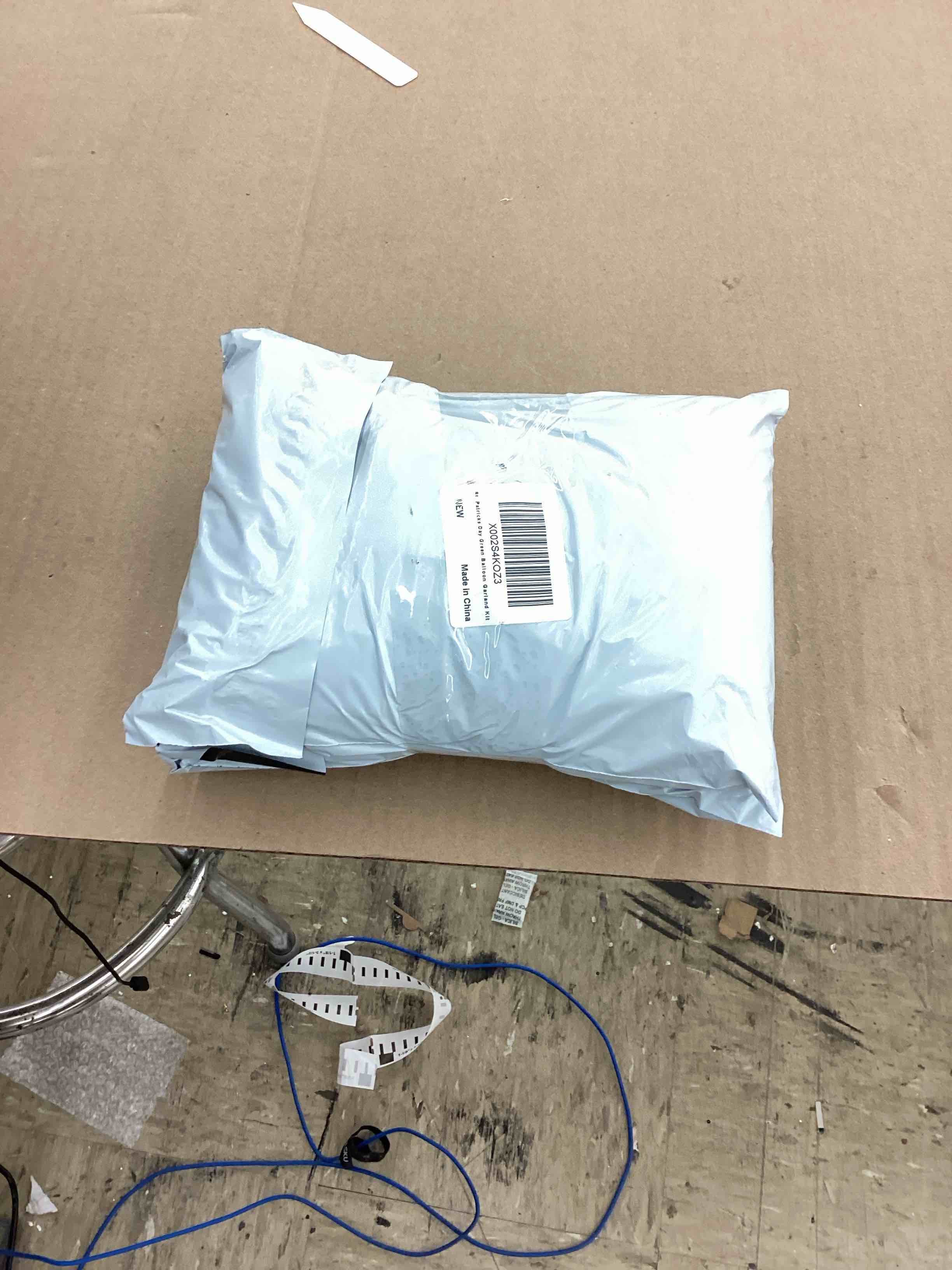 https://s3.amazonaws.com/lotting-images-prod/BoxBids/BXB0504216_1779212512759.jpeg