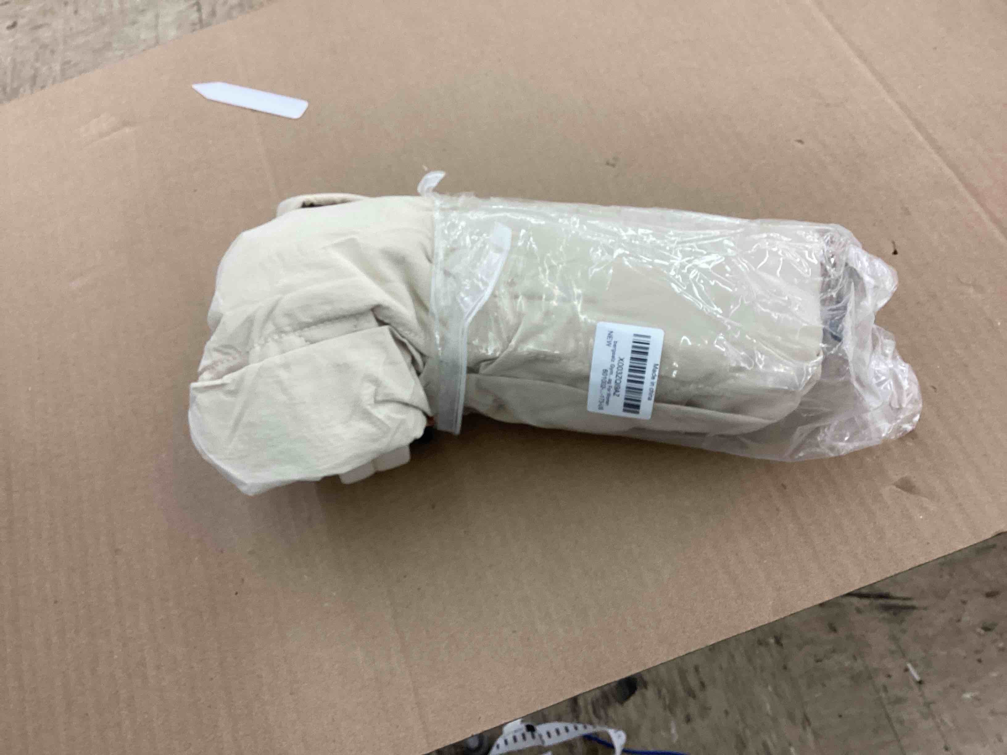 https://s3.amazonaws.com/lotting-images-prod/BoxBids/BXB0504361_1779214374386.jpeg