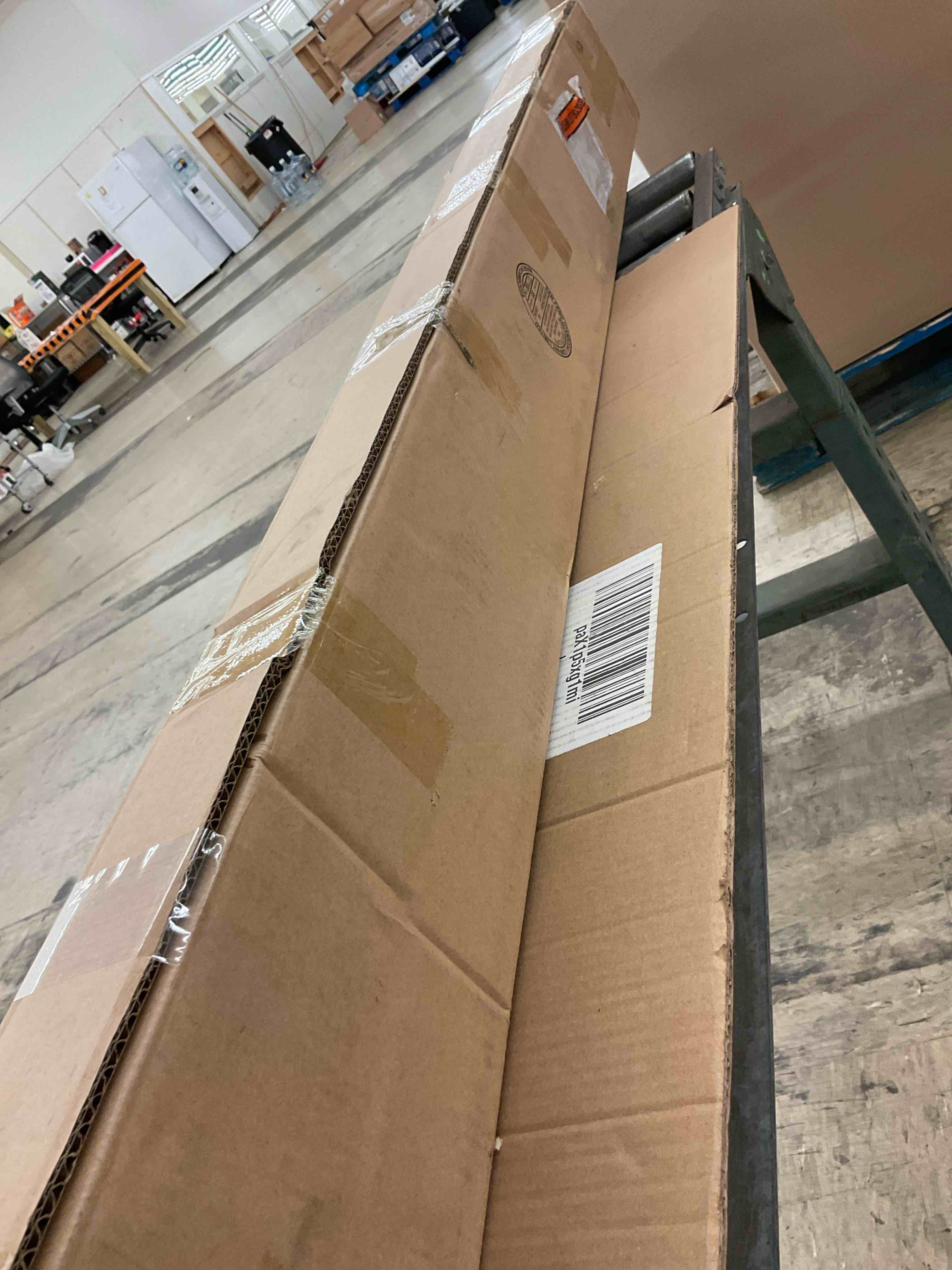 https://s3.amazonaws.com/lotting-images-prod/BoxBids/BXB0504383_1779204774490.jpeg