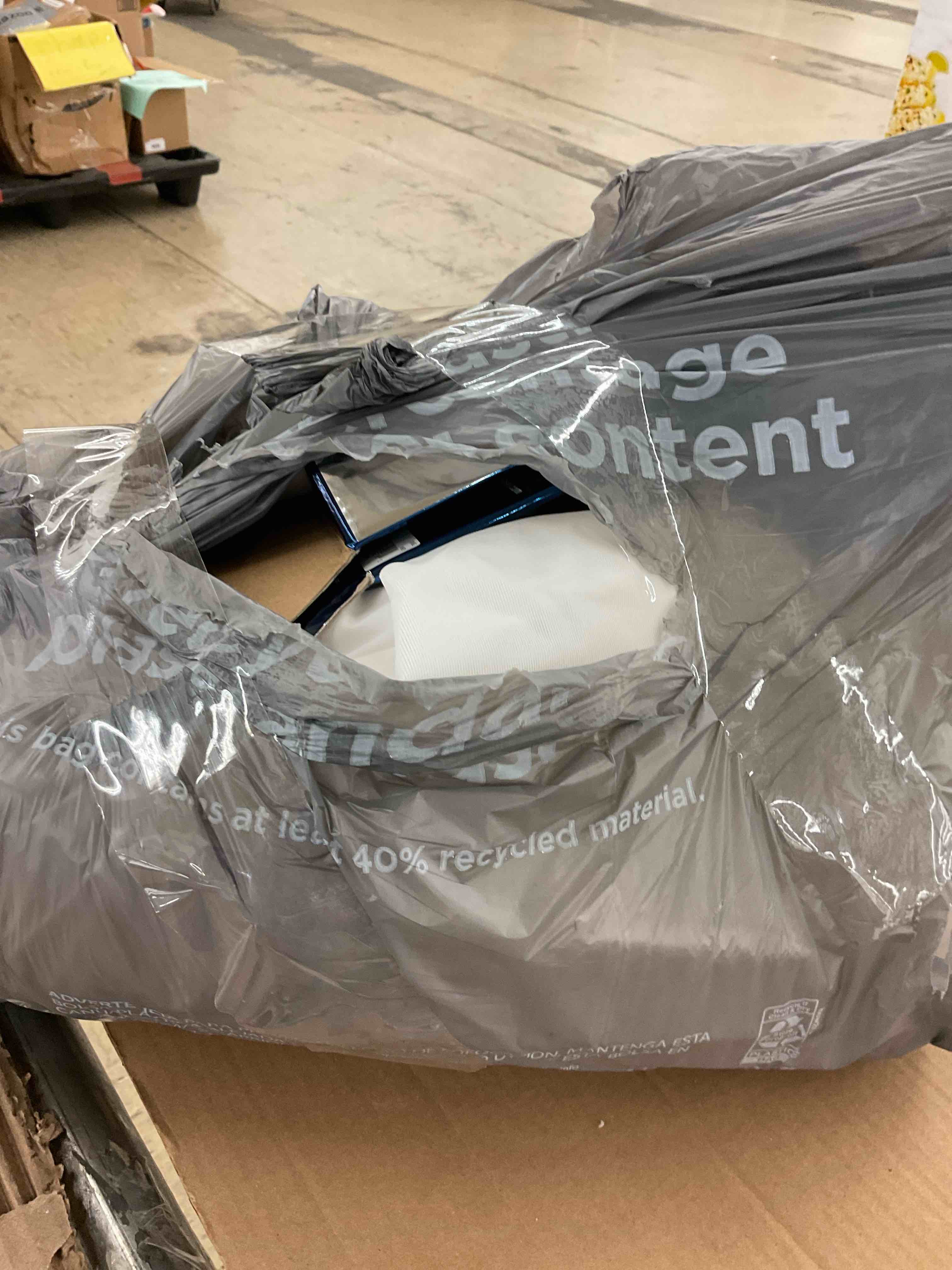 https://s3.amazonaws.com/lotting-images-prod/BoxBids/BXB0504409_1779213135736.jpeg