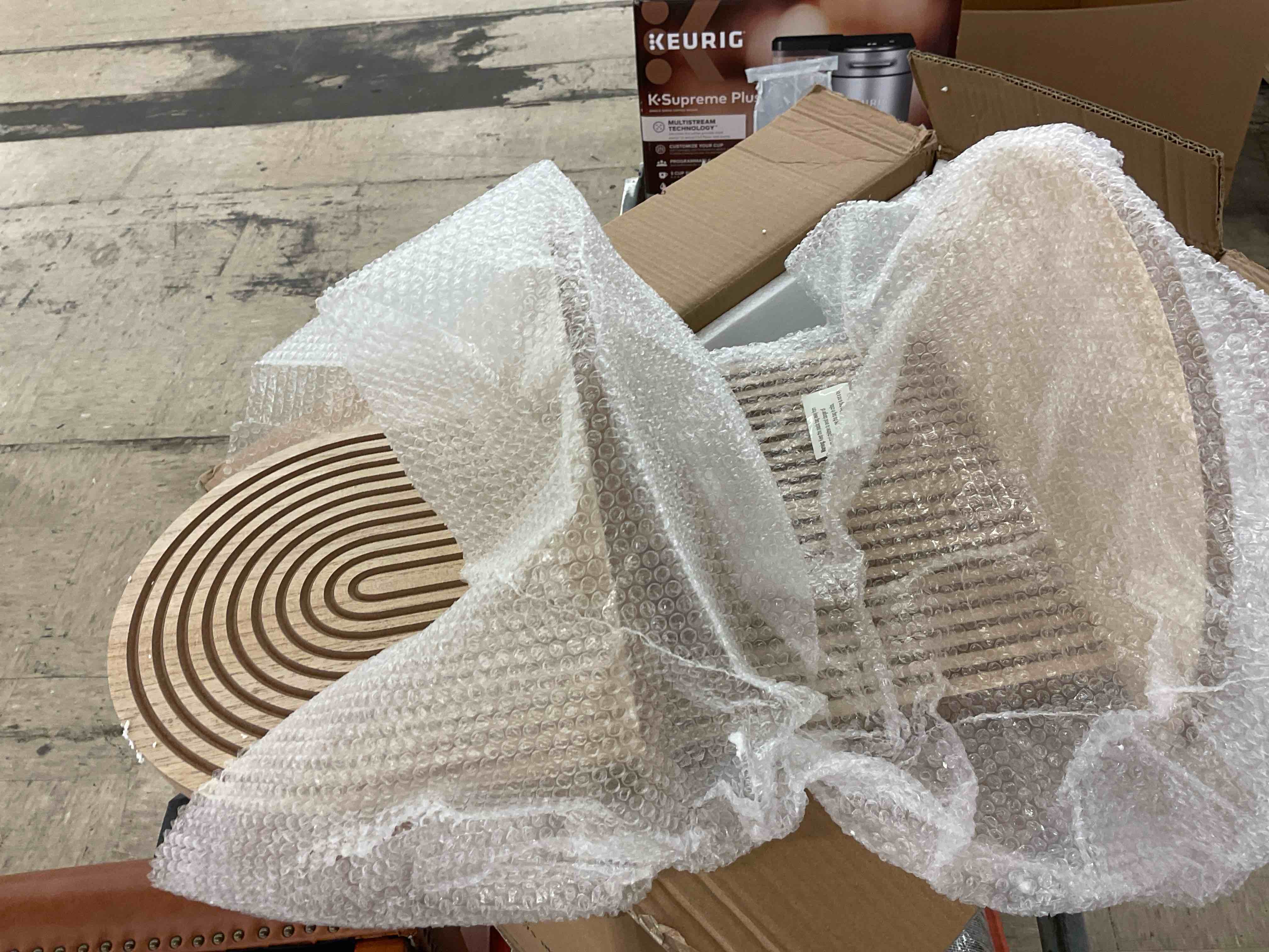https://s3.amazonaws.com/lotting-images-prod/BoxBids/BXB0504455_1779286421517.jpeg