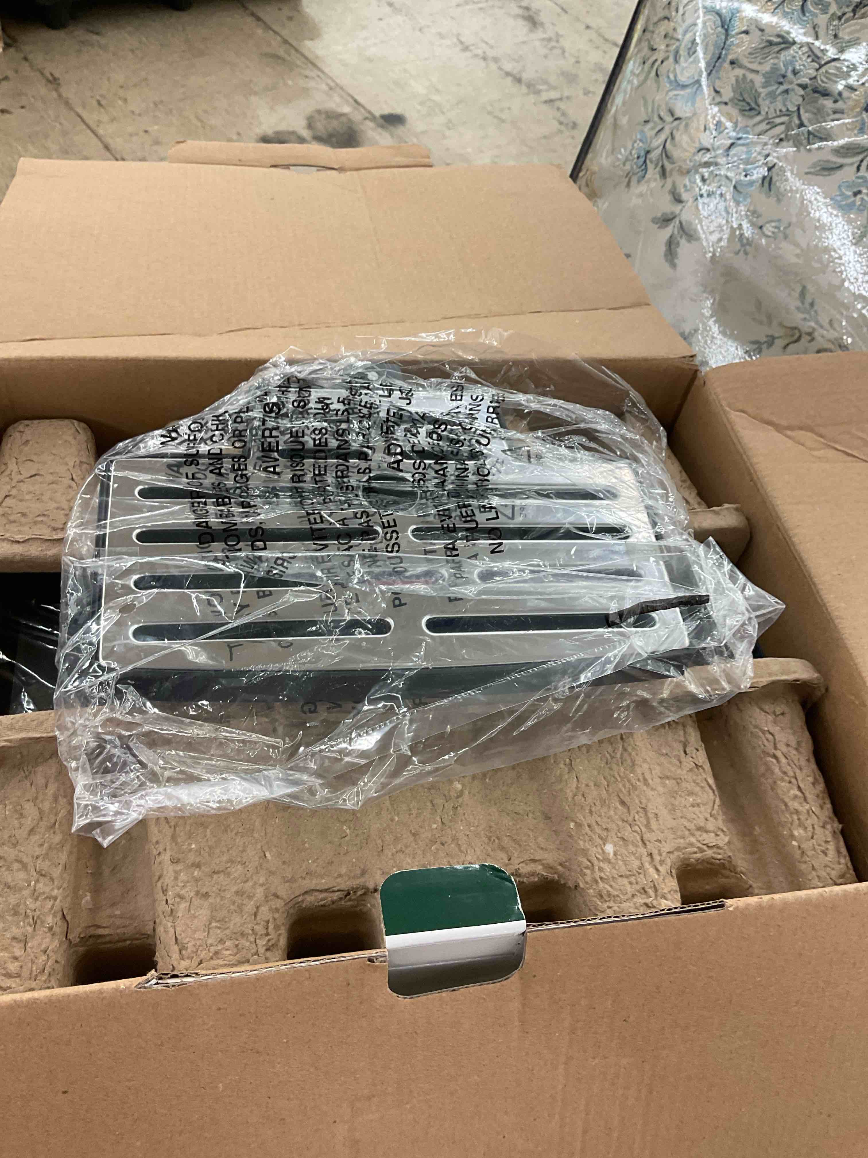 https://s3.amazonaws.com/lotting-images-prod/BoxBids/BXB0504467_1779290870811.jpeg