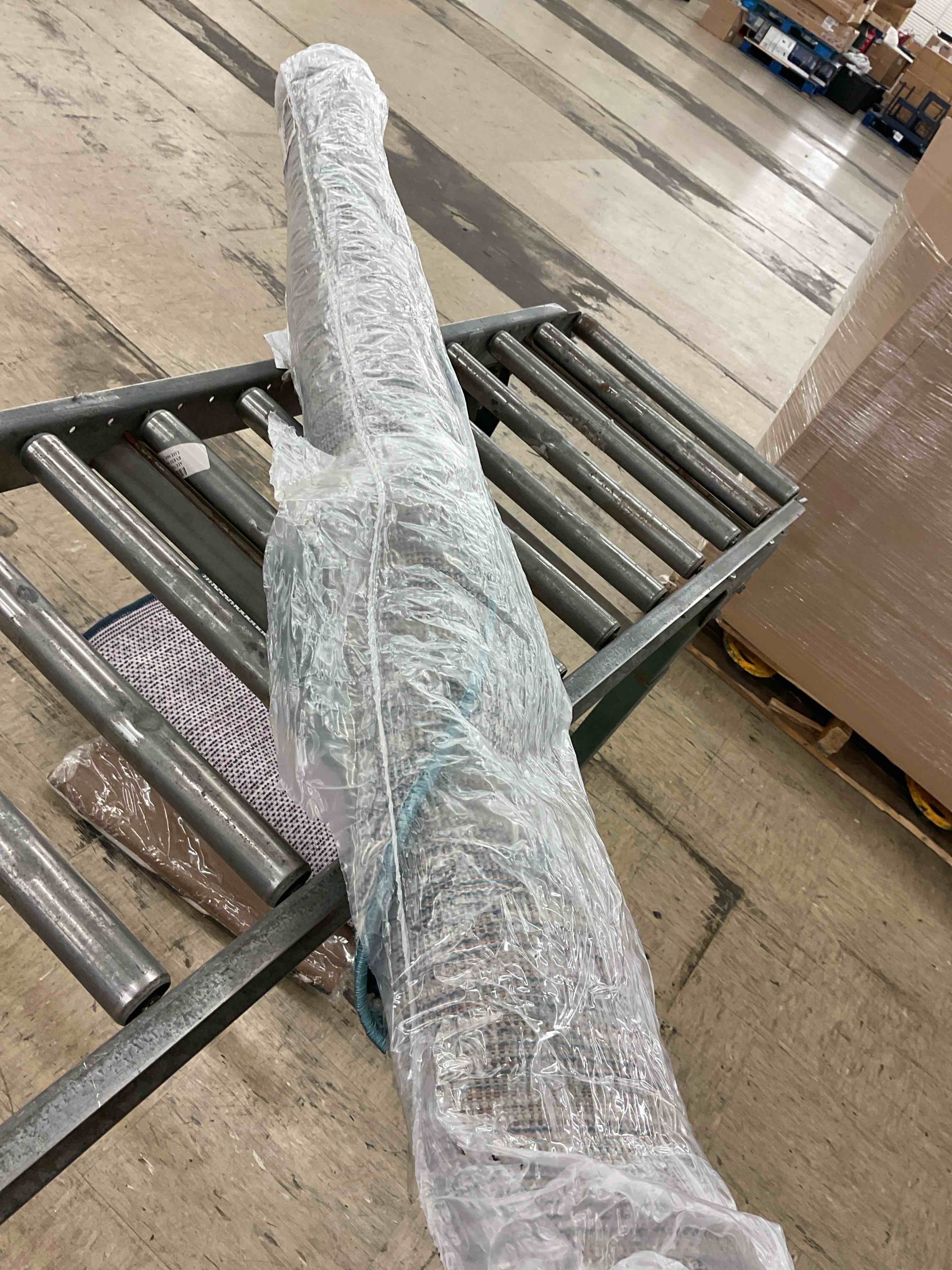 https://s3.amazonaws.com/lotting-images-prod/BoxBids/BXB0504486_1779304065251.jpeg