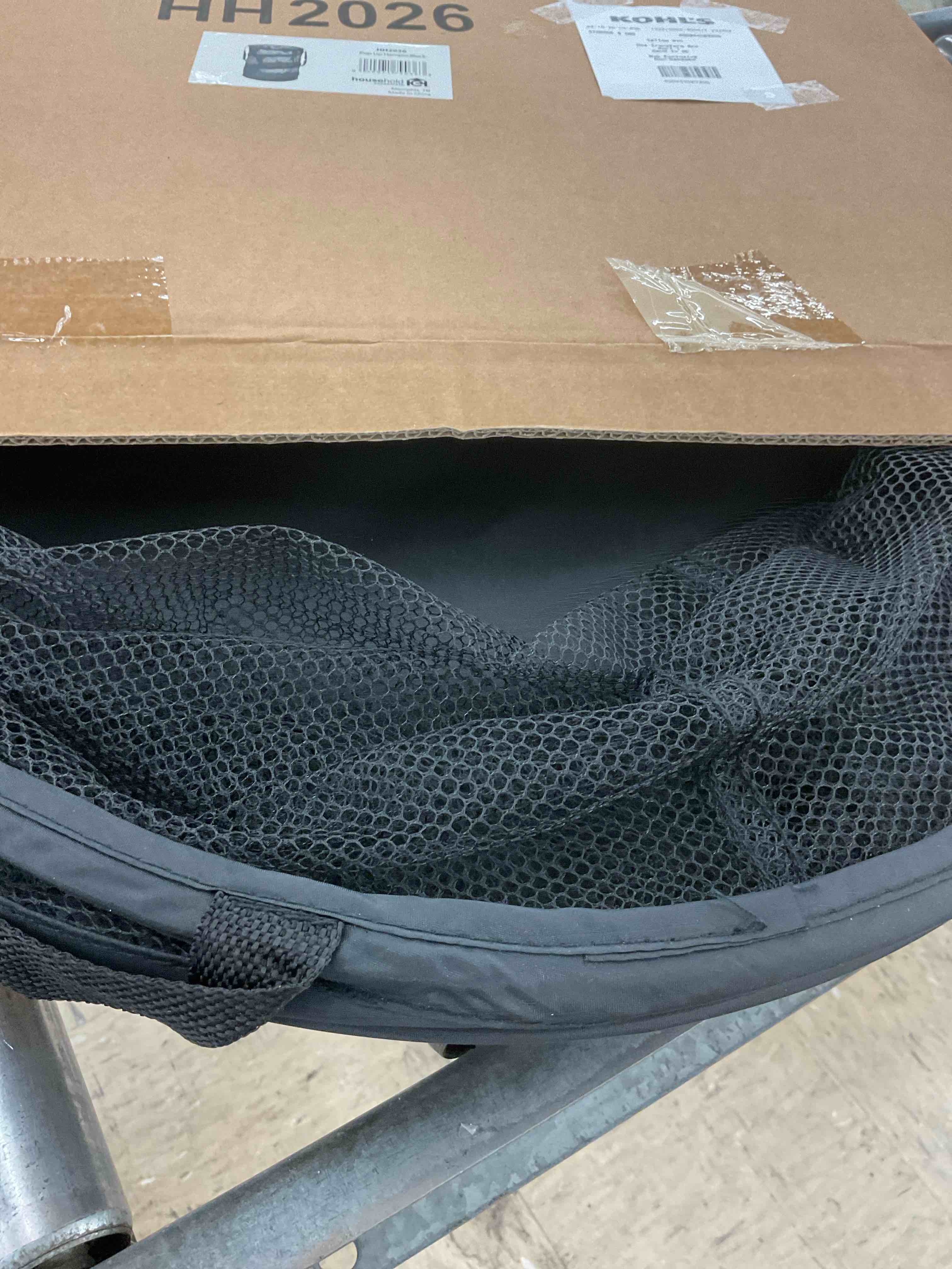 https://s3.amazonaws.com/lotting-images-prod/BoxBids/BXB0504526_1779372452079.jpeg
