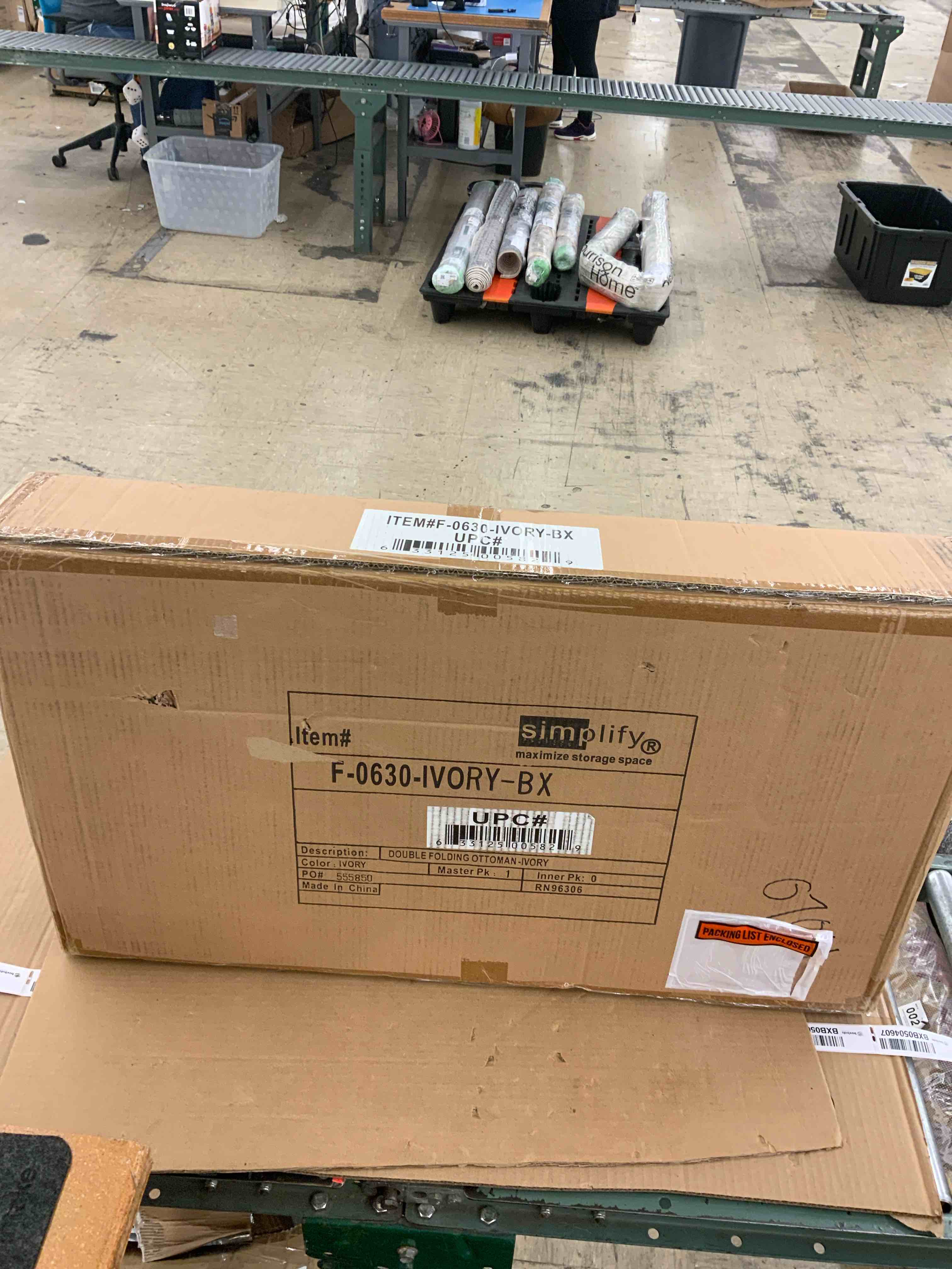 https://s3.amazonaws.com/lotting-images-prod/BoxBids/BXB0504617_1779371162046.jpeg