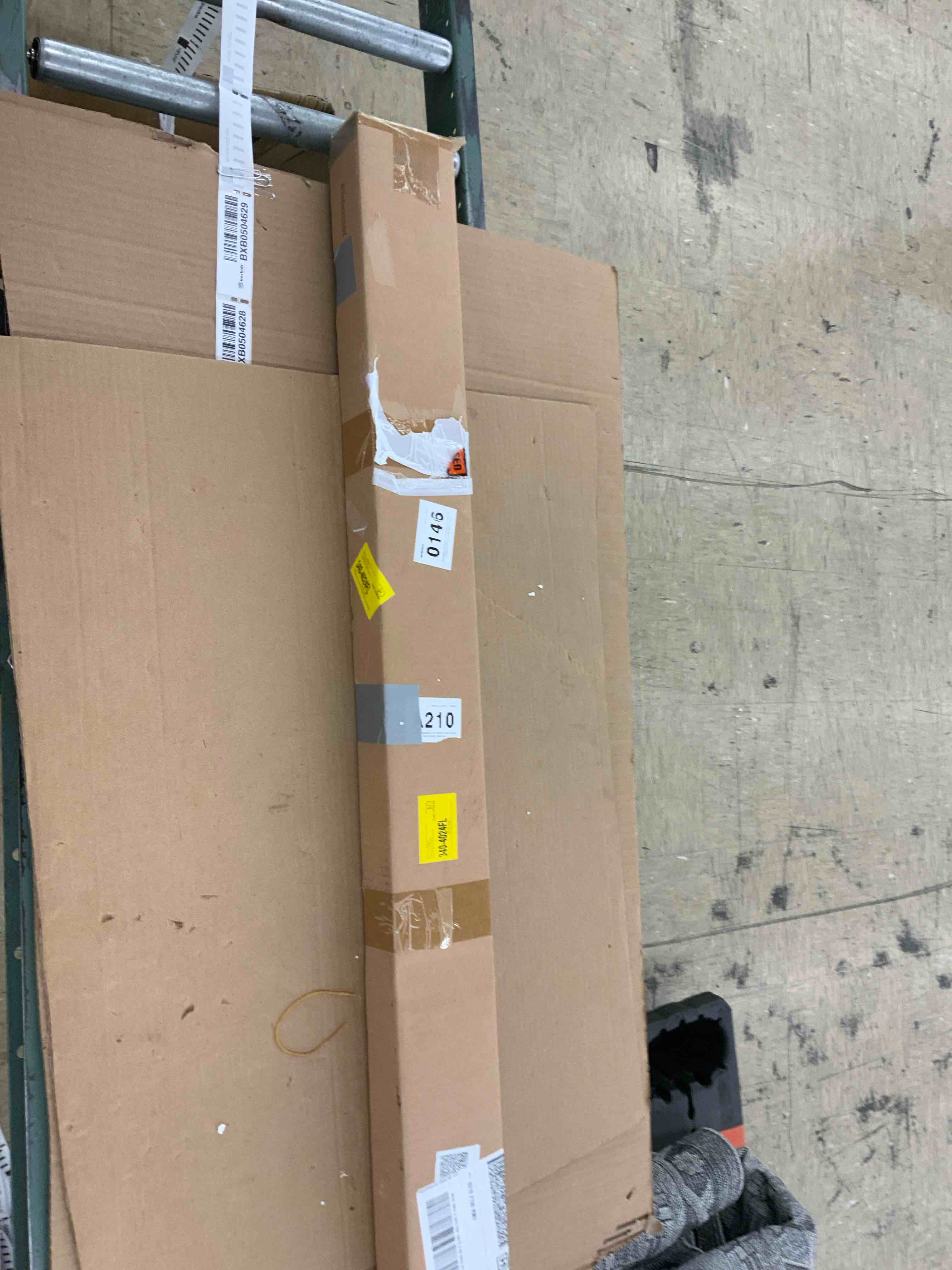 https://s3.amazonaws.com/lotting-images-prod/BoxBids/BXB0504629_1779368556058.jpeg