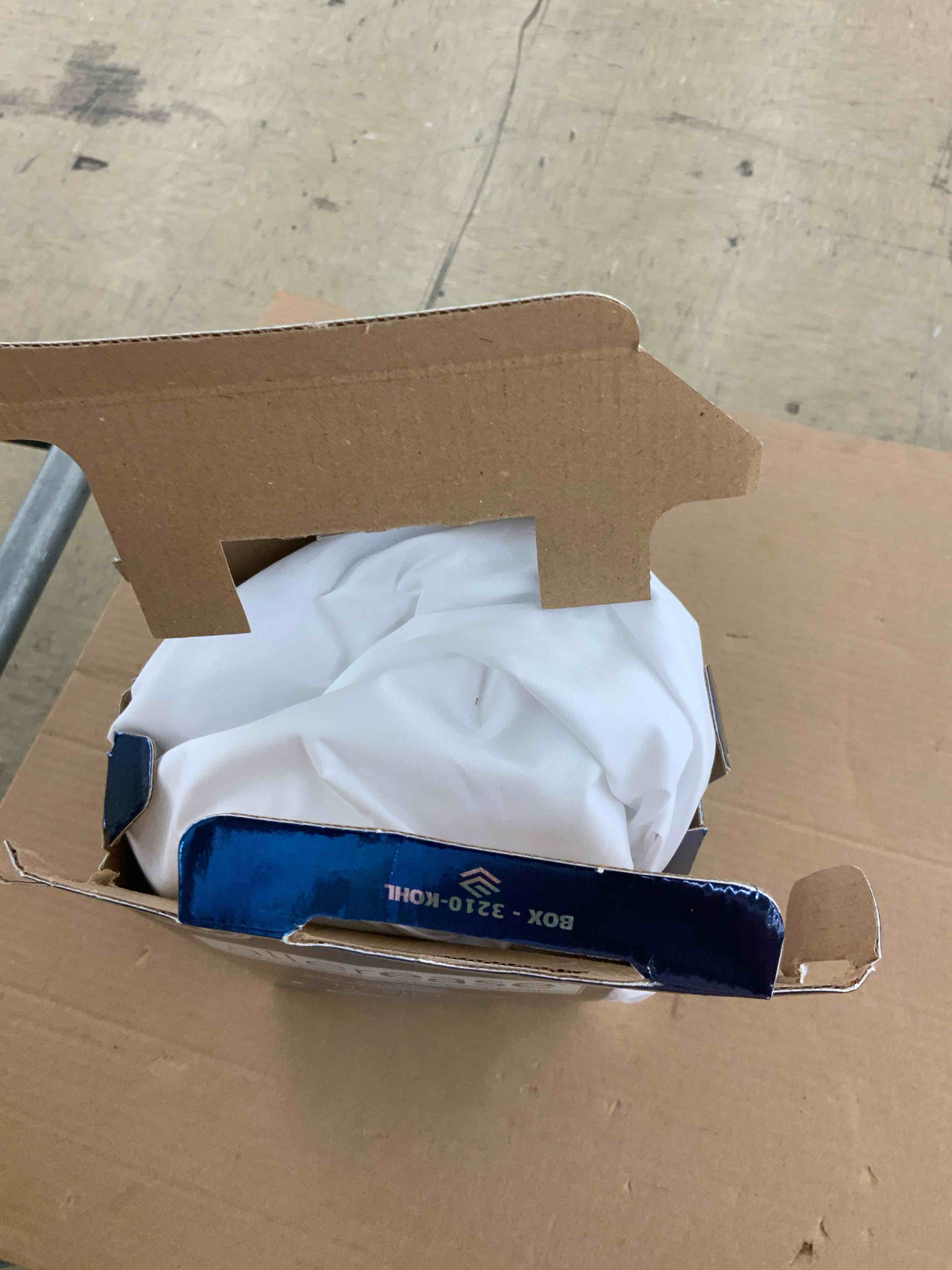https://s3.amazonaws.com/lotting-images-prod/BoxBids/BXB0504681_1779291224892.jpeg