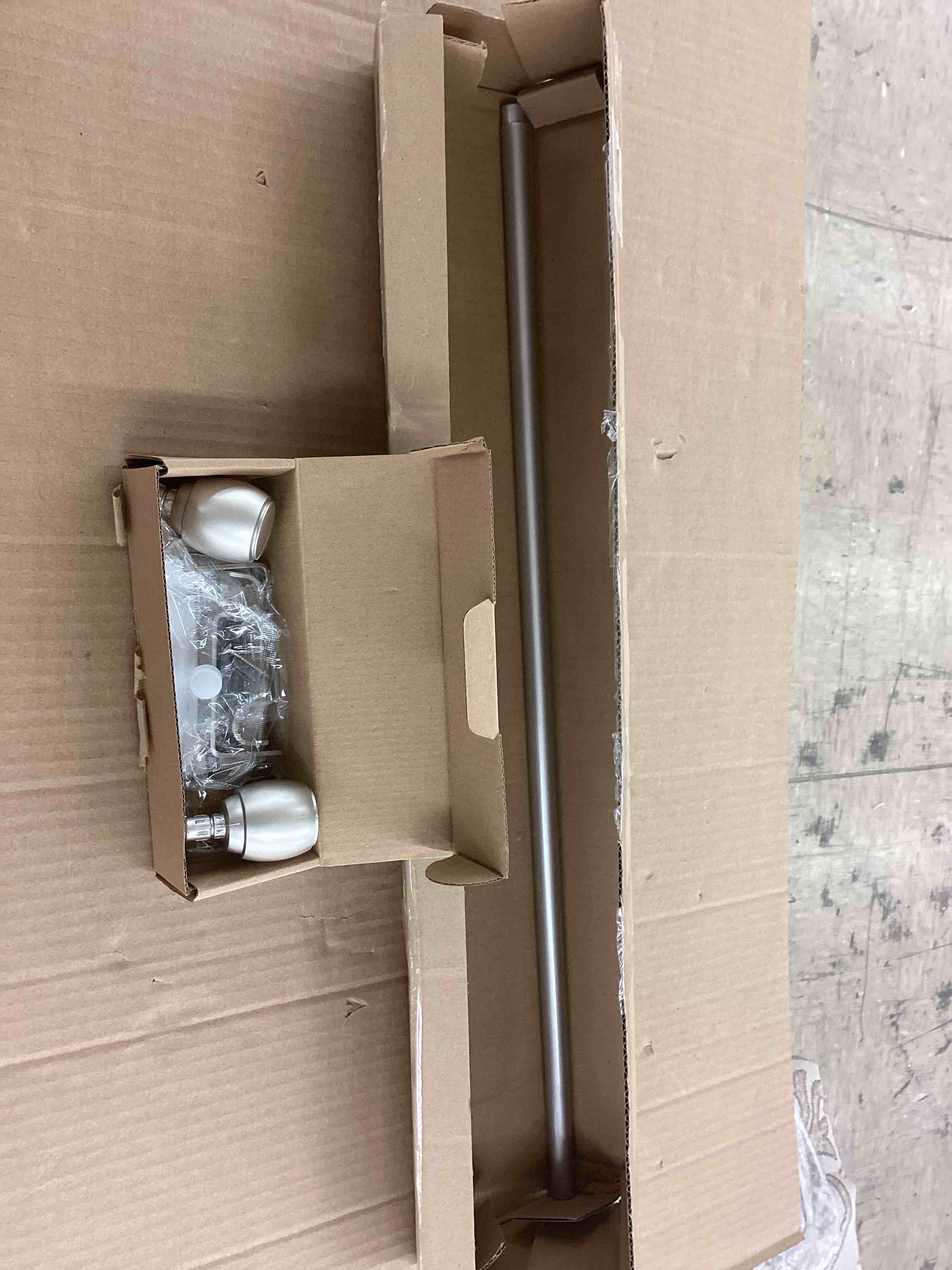 https://s3.amazonaws.com/lotting-images-prod/BoxBids/BXB0504710_1779217047720.jpeg