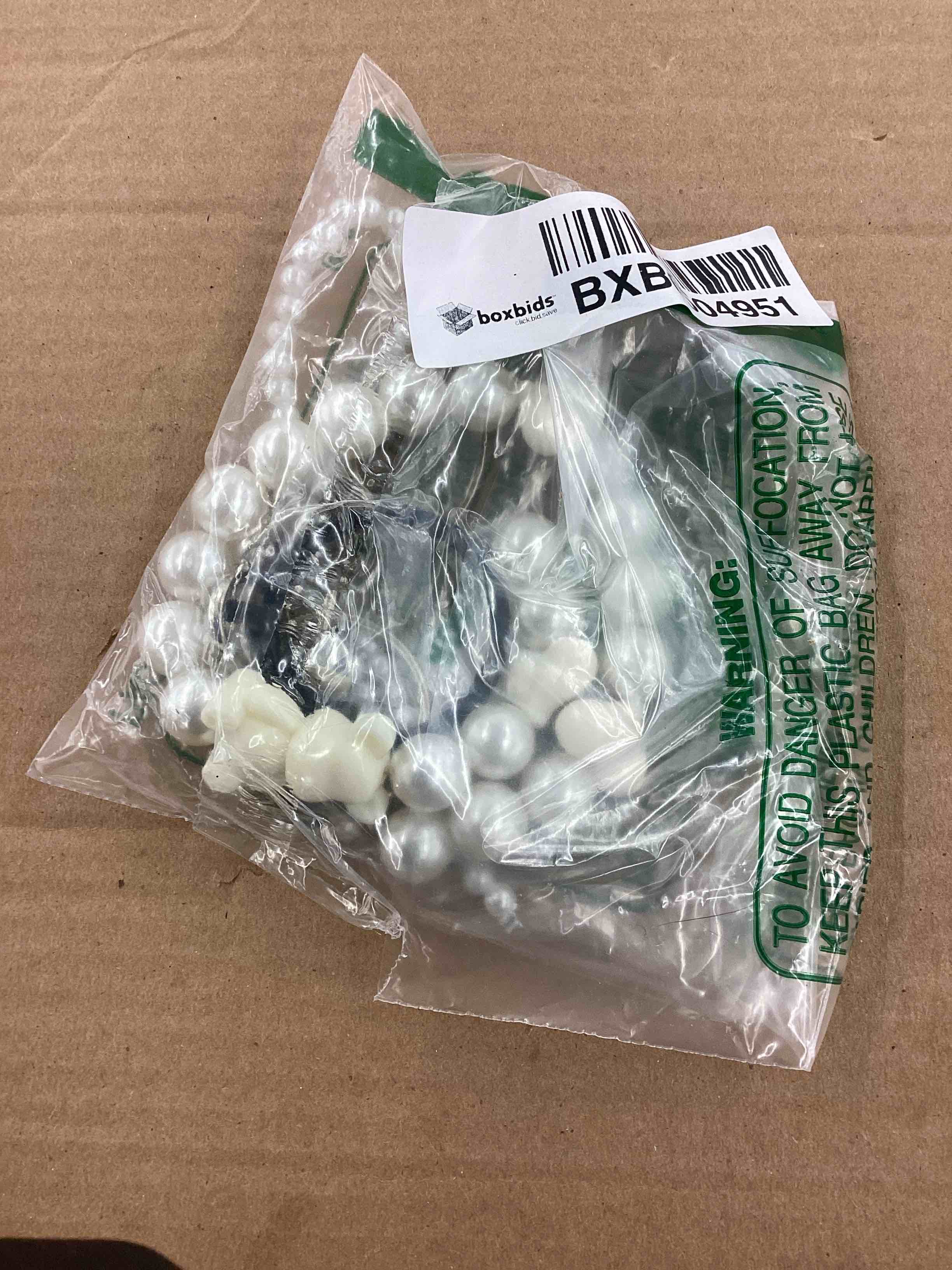 https://s3.amazonaws.com/lotting-images-prod/BoxBids/BXB0504951_1778861259572.jpeg