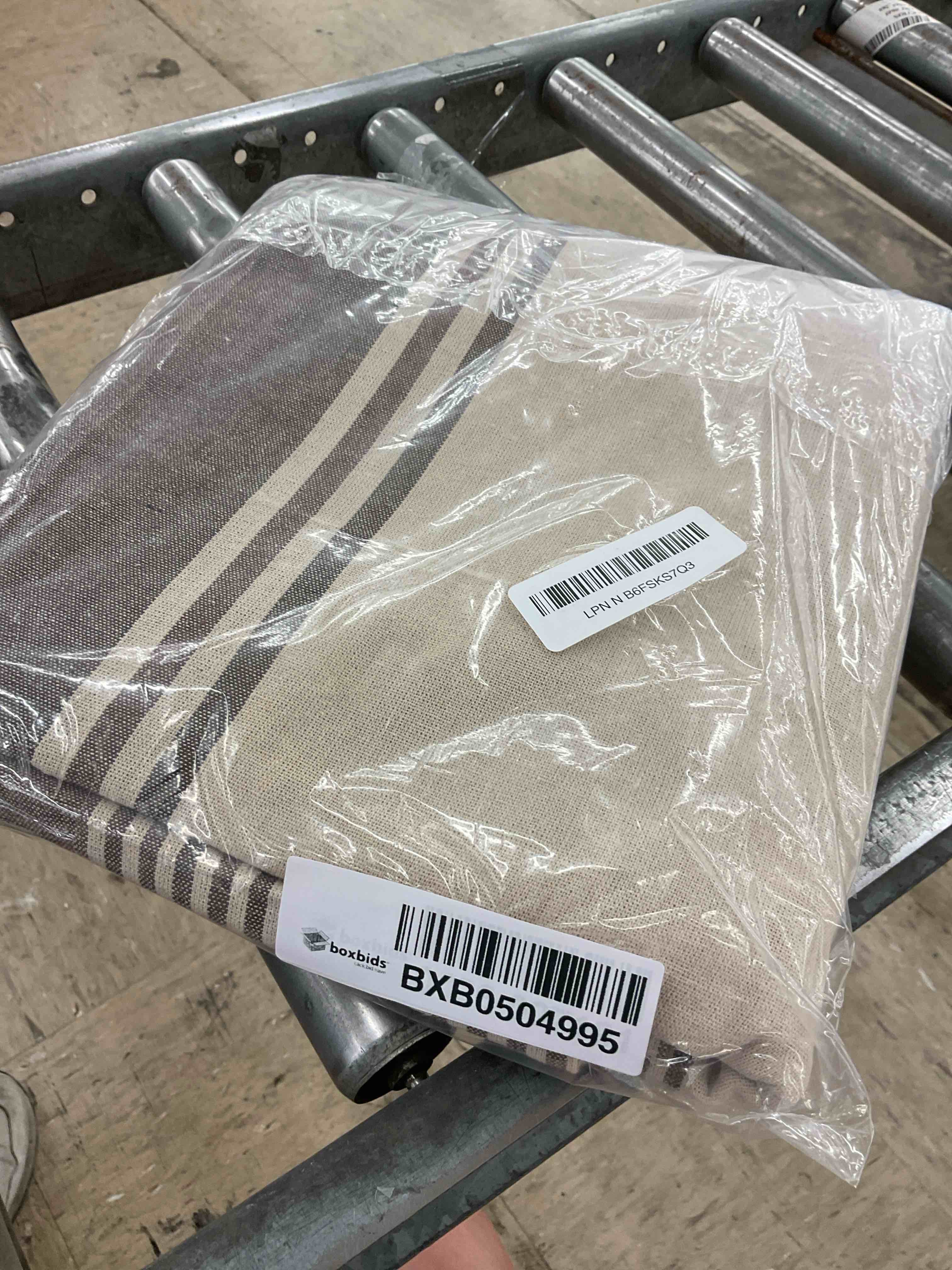 https://s3.amazonaws.com/lotting-images-prod/BoxBids/BXB0504995_1779460591982.jpeg
