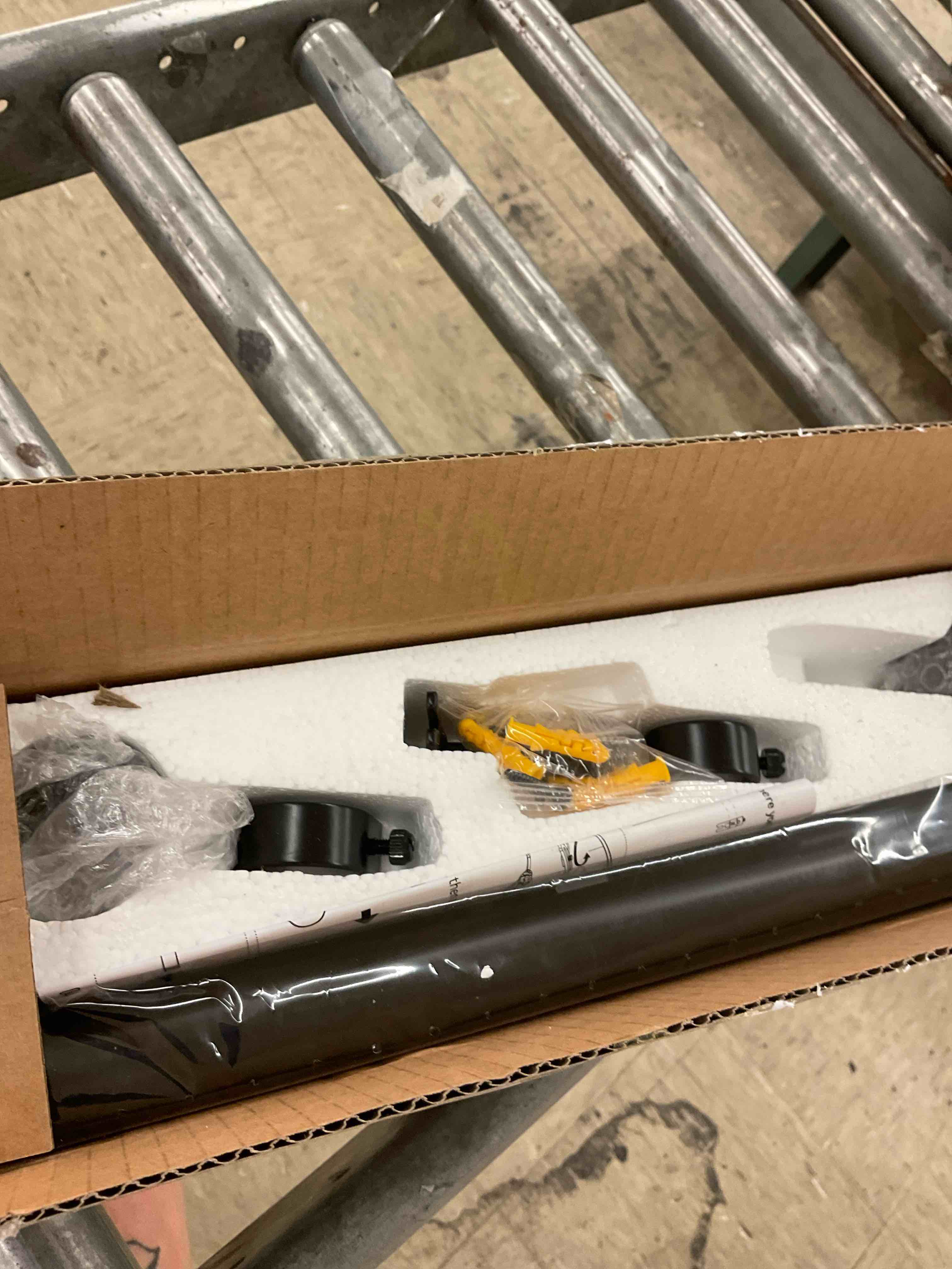 https://s3.amazonaws.com/lotting-images-prod/BoxBids/BXB0505009_1779466758194.jpeg