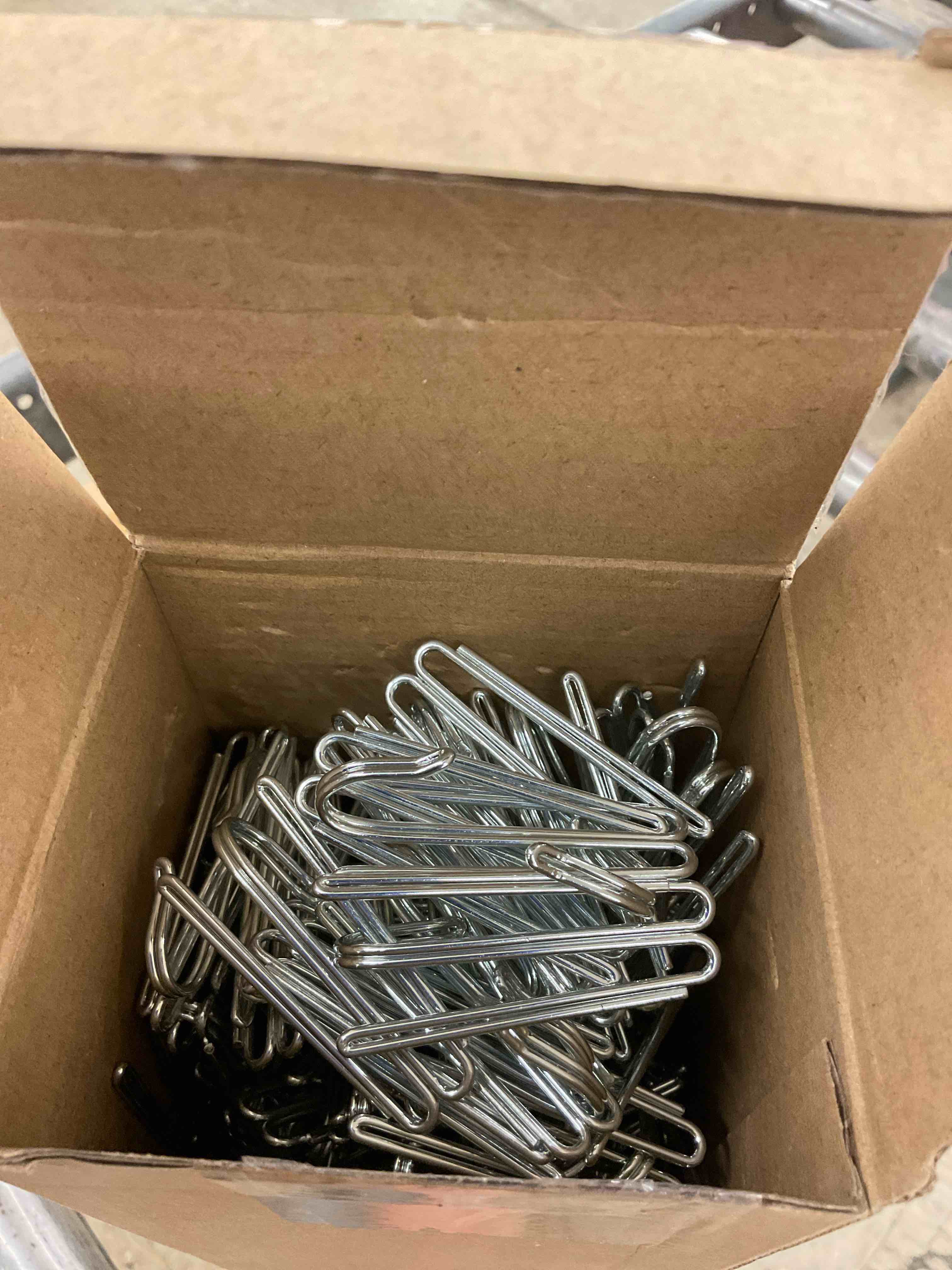 https://s3.amazonaws.com/lotting-images-prod/BoxBids/BXB0505026_1779470349429.jpeg