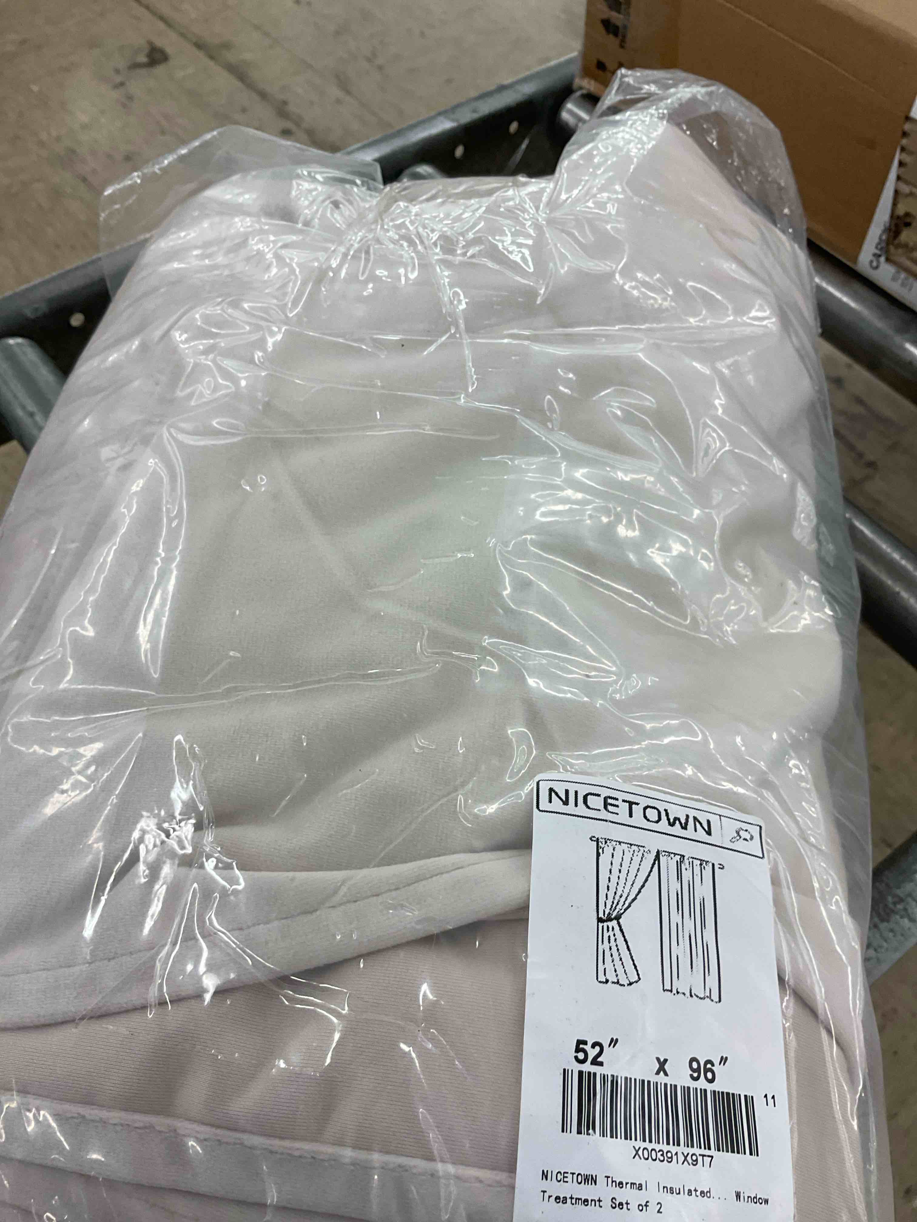 https://s3.amazonaws.com/lotting-images-prod/BoxBids/BXB0505032_1779472249732.jpeg