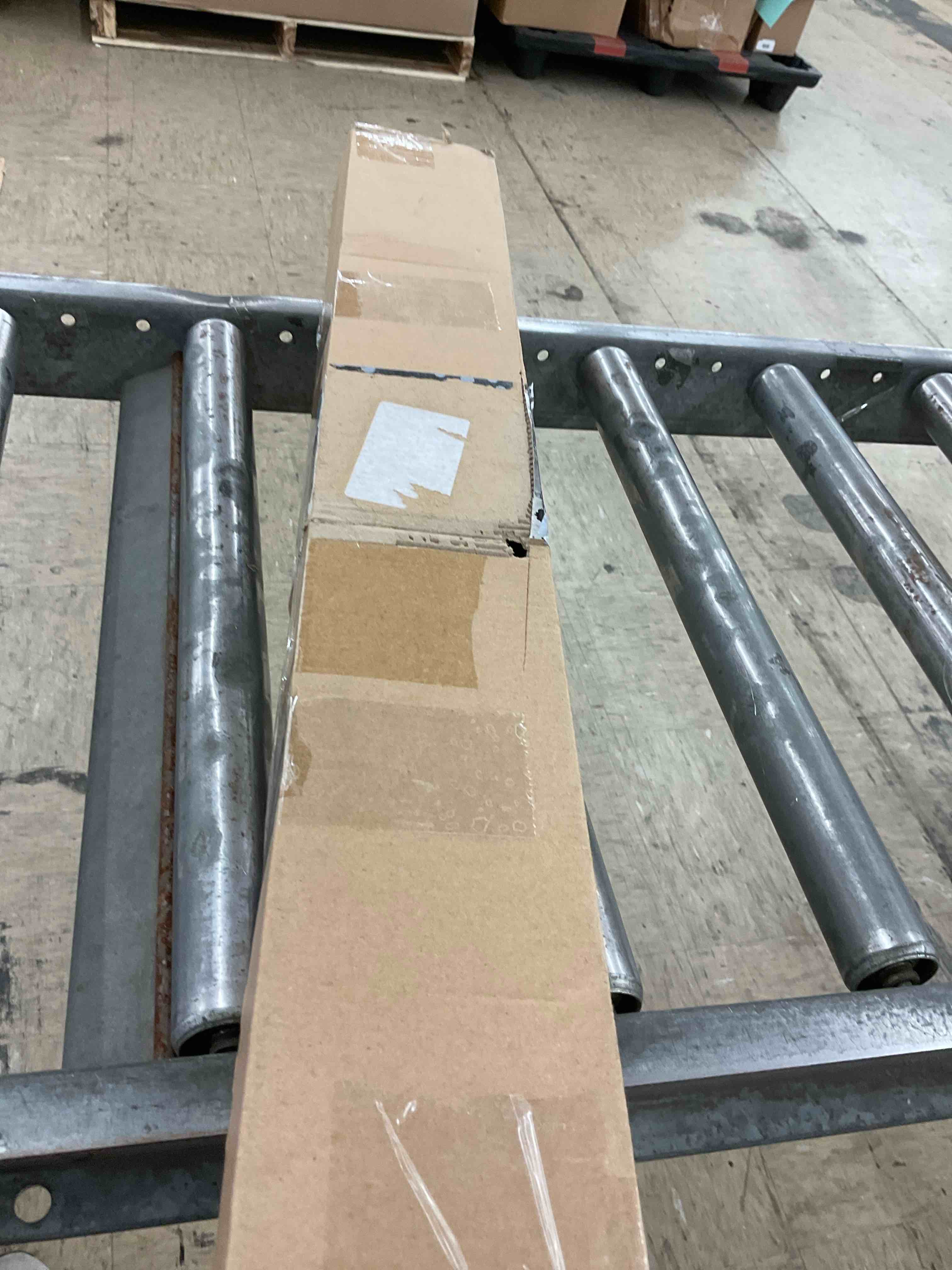 https://s3.amazonaws.com/lotting-images-prod/BoxBids/BXB0505040_1779474856147.jpeg