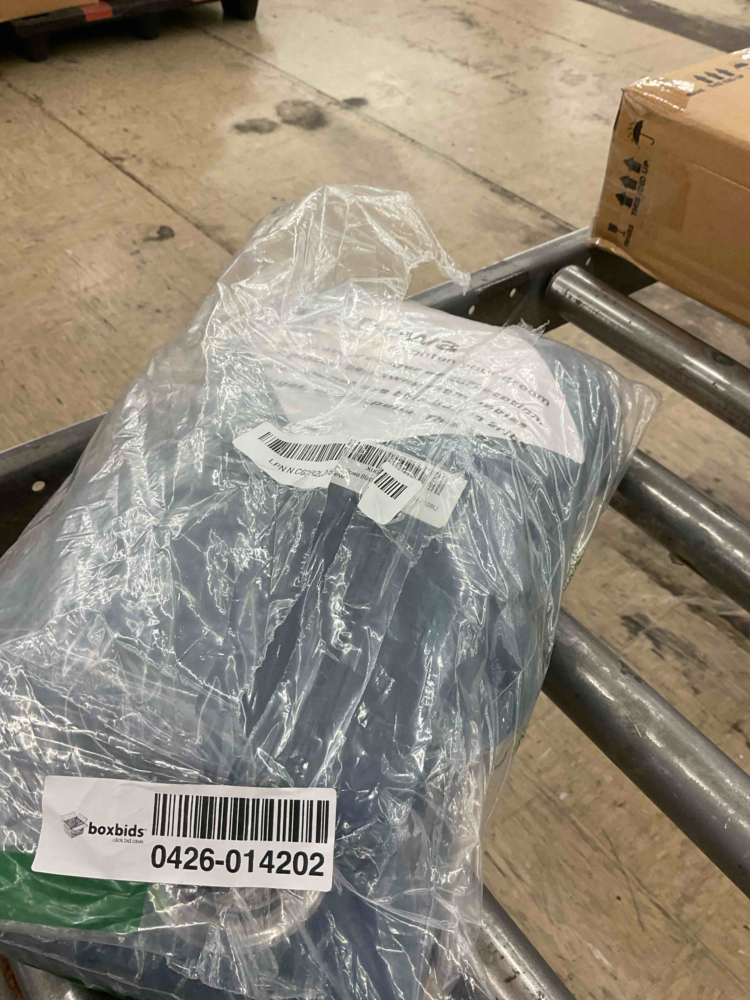 https://s3.amazonaws.com/lotting-images-prod/BoxBids/BXB0505061_1779478335245.jpeg
