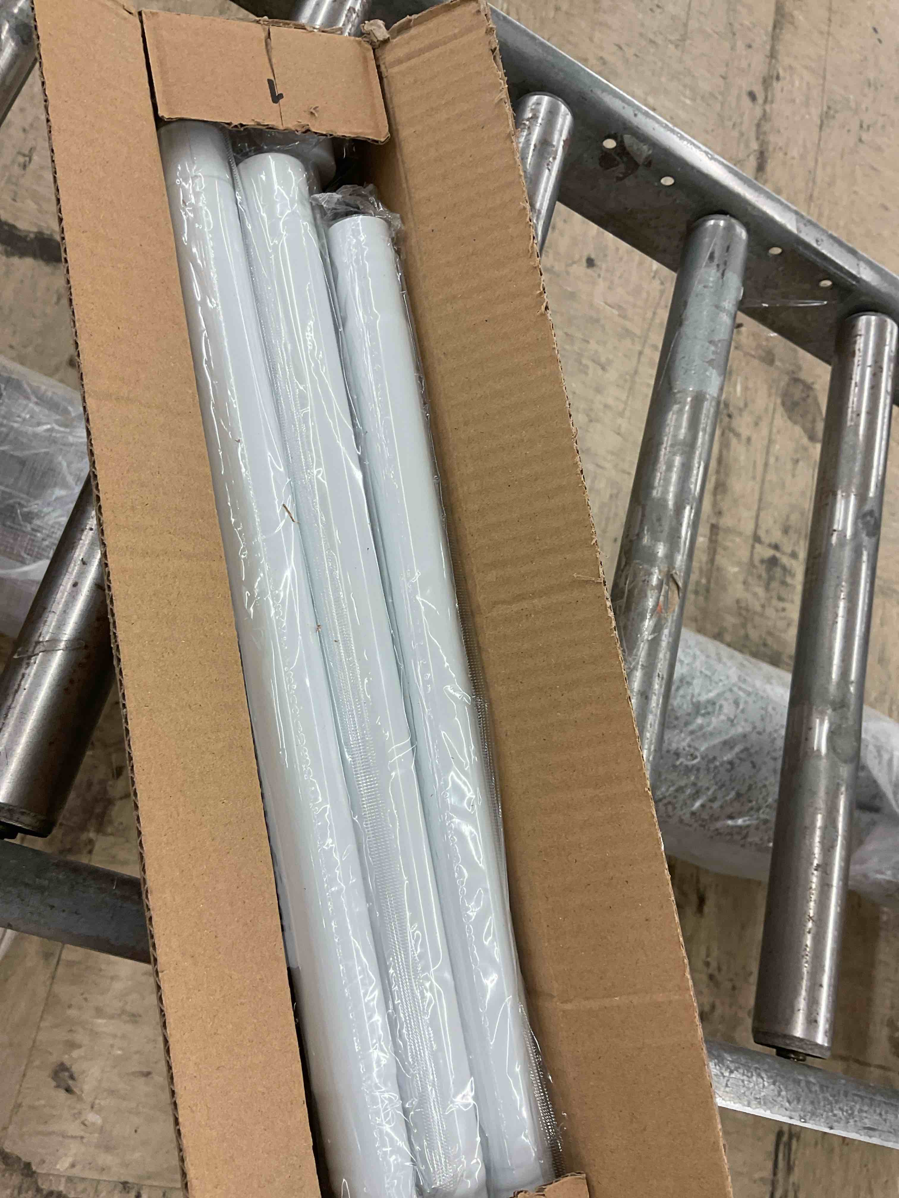 https://s3.amazonaws.com/lotting-images-prod/BoxBids/BXB0505084_1779806162380.jpeg