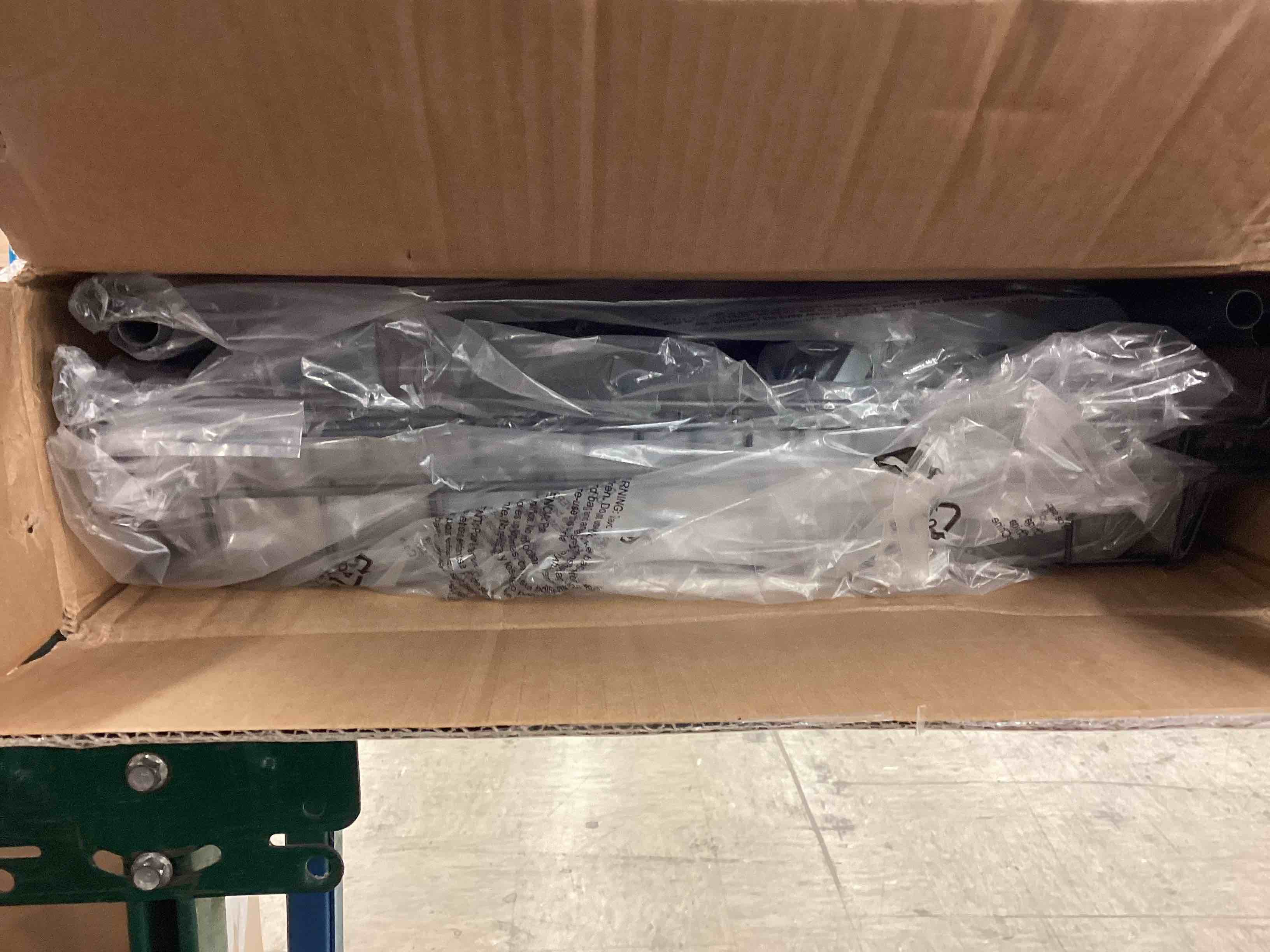 https://s3.amazonaws.com/lotting-images-prod/BoxBids/BXB0505105_1779800309719.jpeg