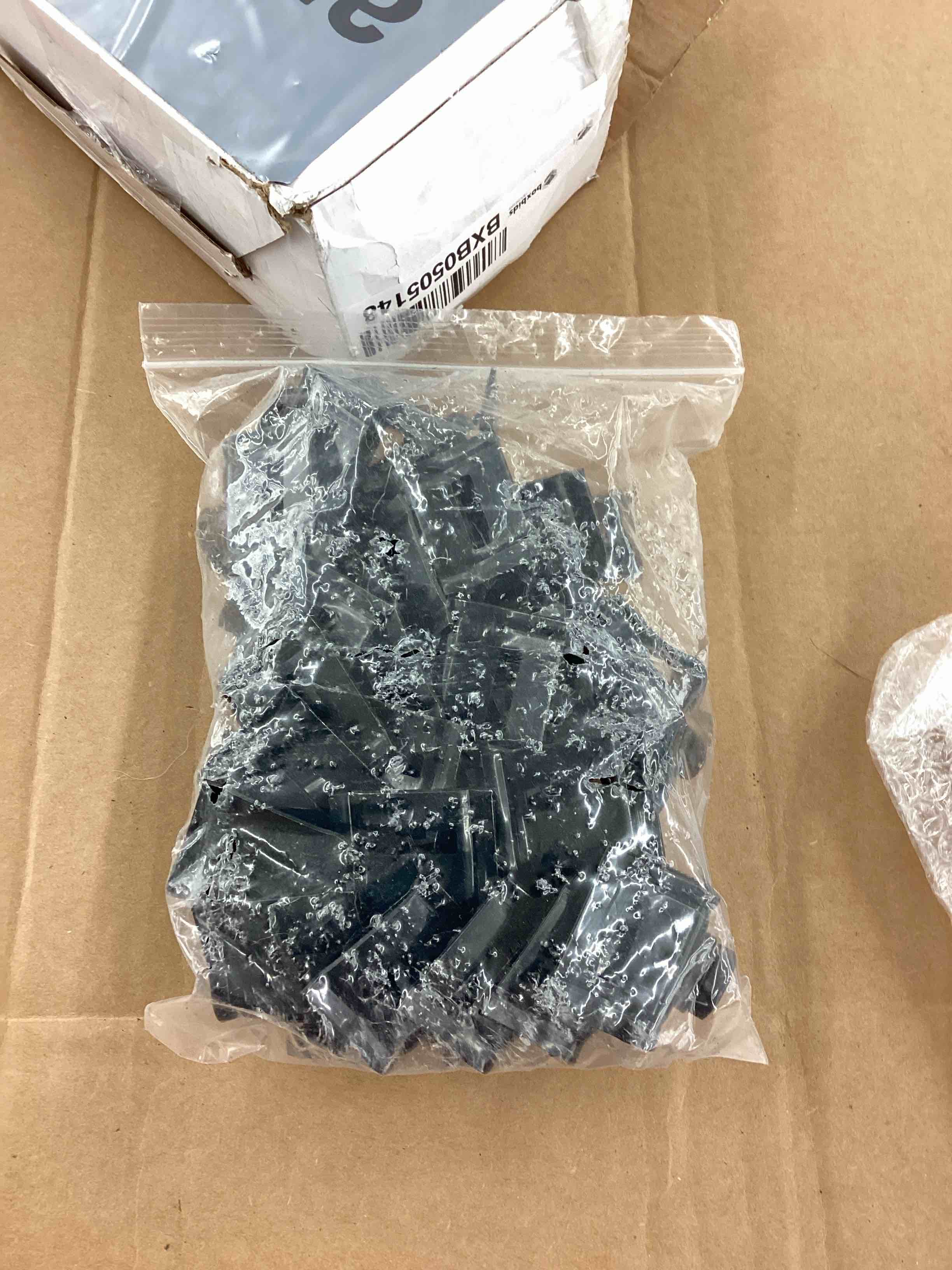 https://s3.amazonaws.com/lotting-images-prod/BoxBids/BXB0505148_1779809682951.jpeg