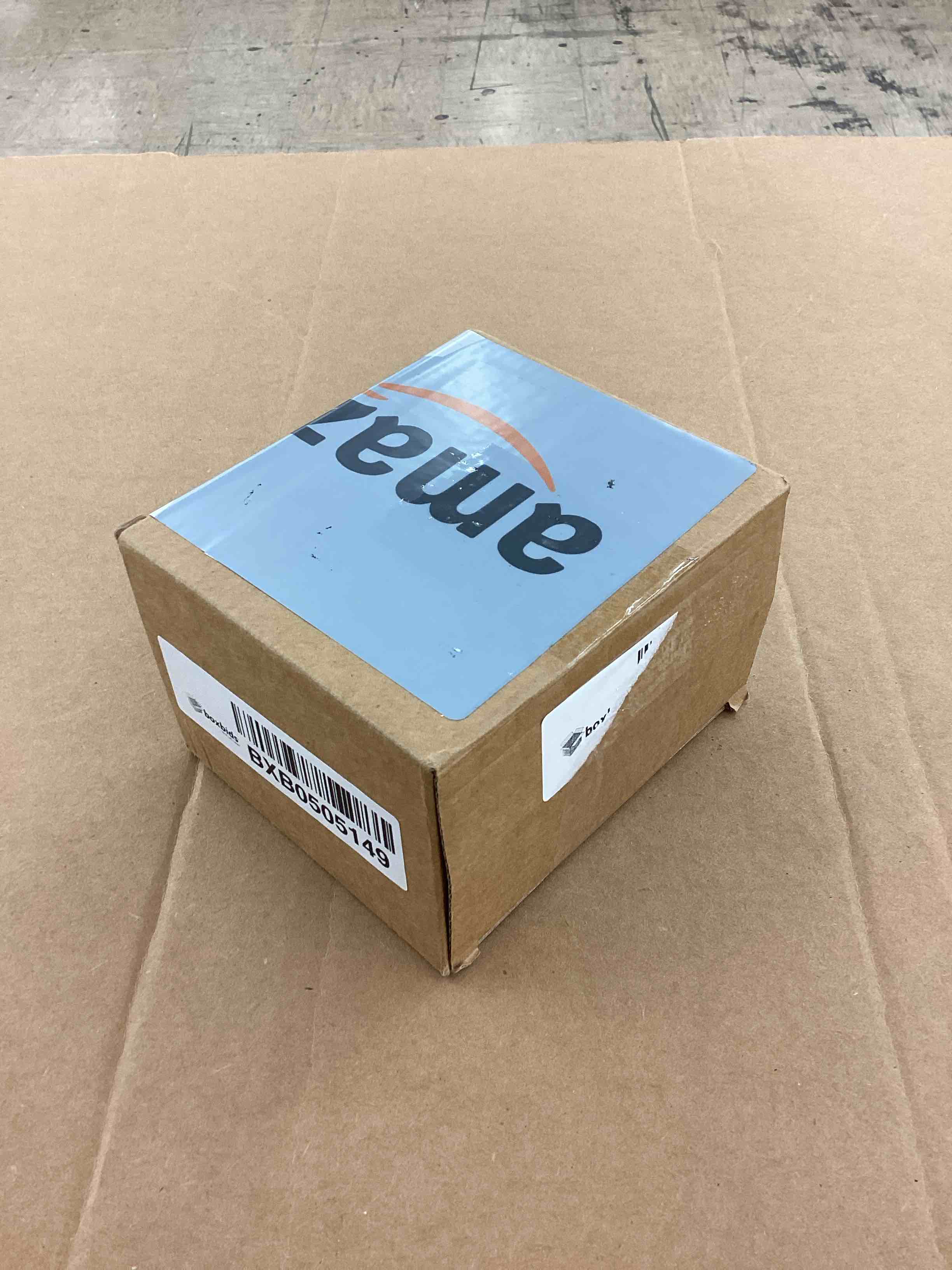 https://s3.amazonaws.com/lotting-images-prod/BoxBids/BXB0505149_1779808911540.jpeg