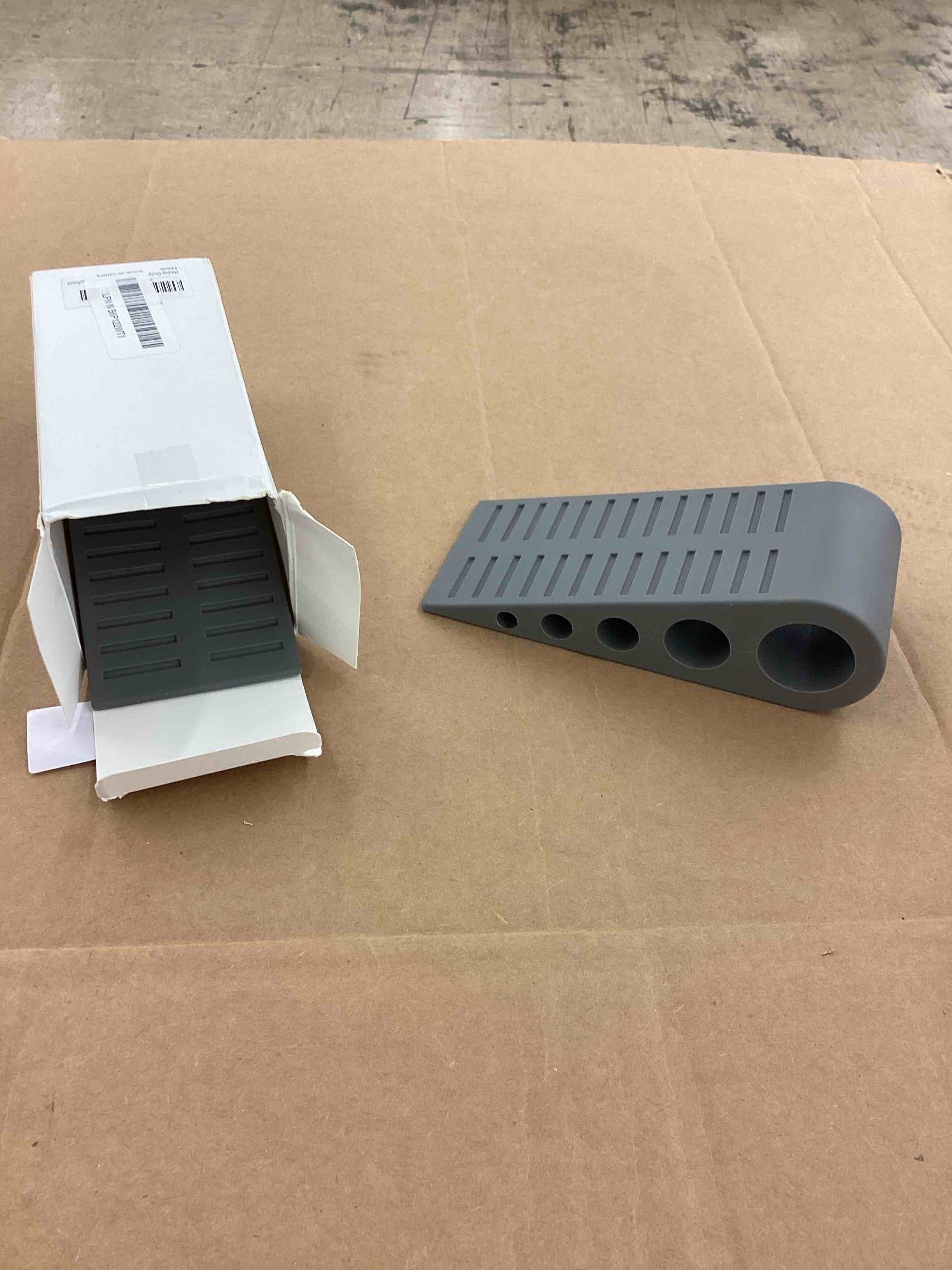 https://s3.amazonaws.com/lotting-images-prod/BoxBids/BXB0505151_1779809147860.jpeg