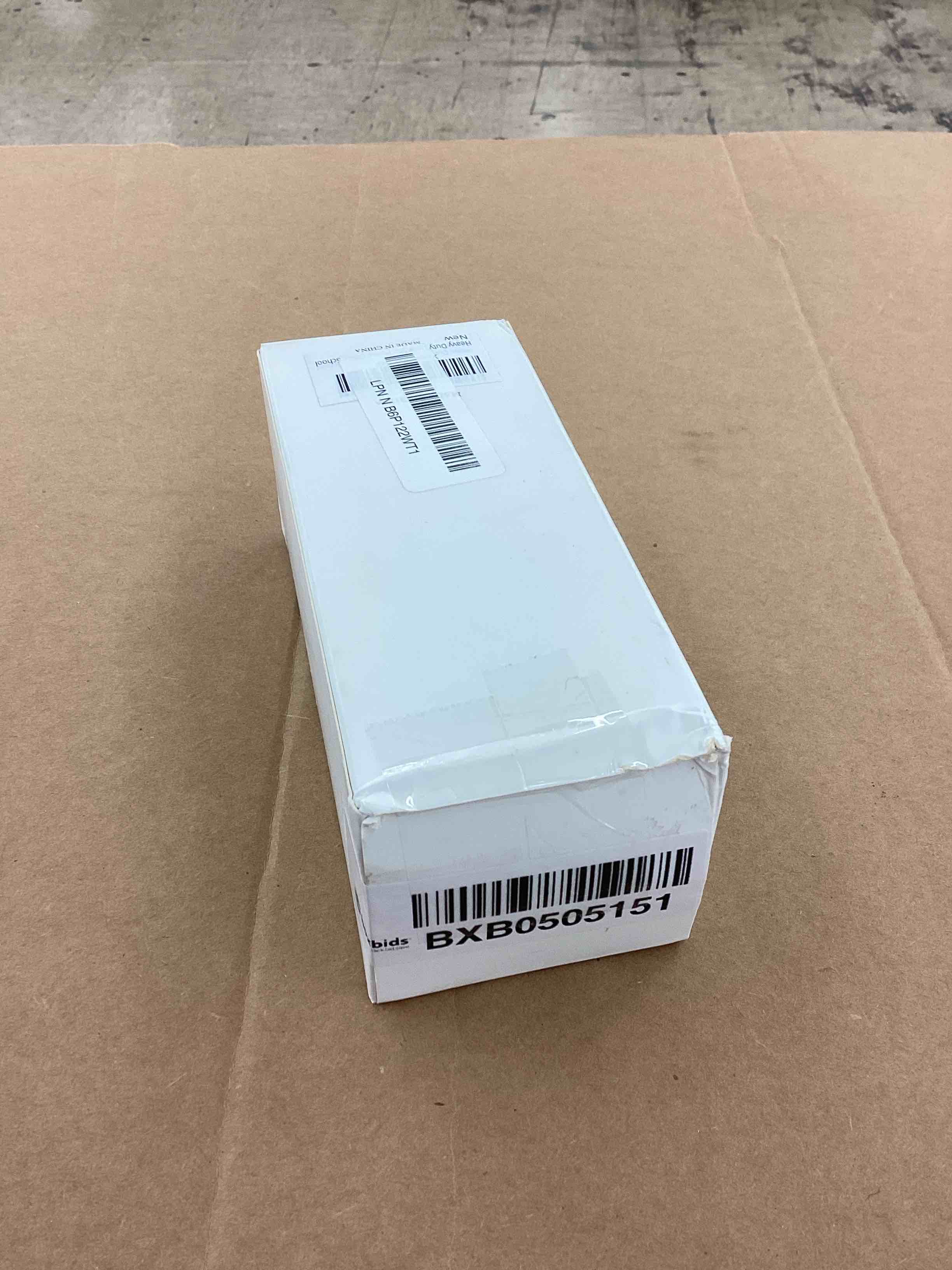 https://s3.amazonaws.com/lotting-images-prod/BoxBids/BXB0505151_1779809168615.jpeg