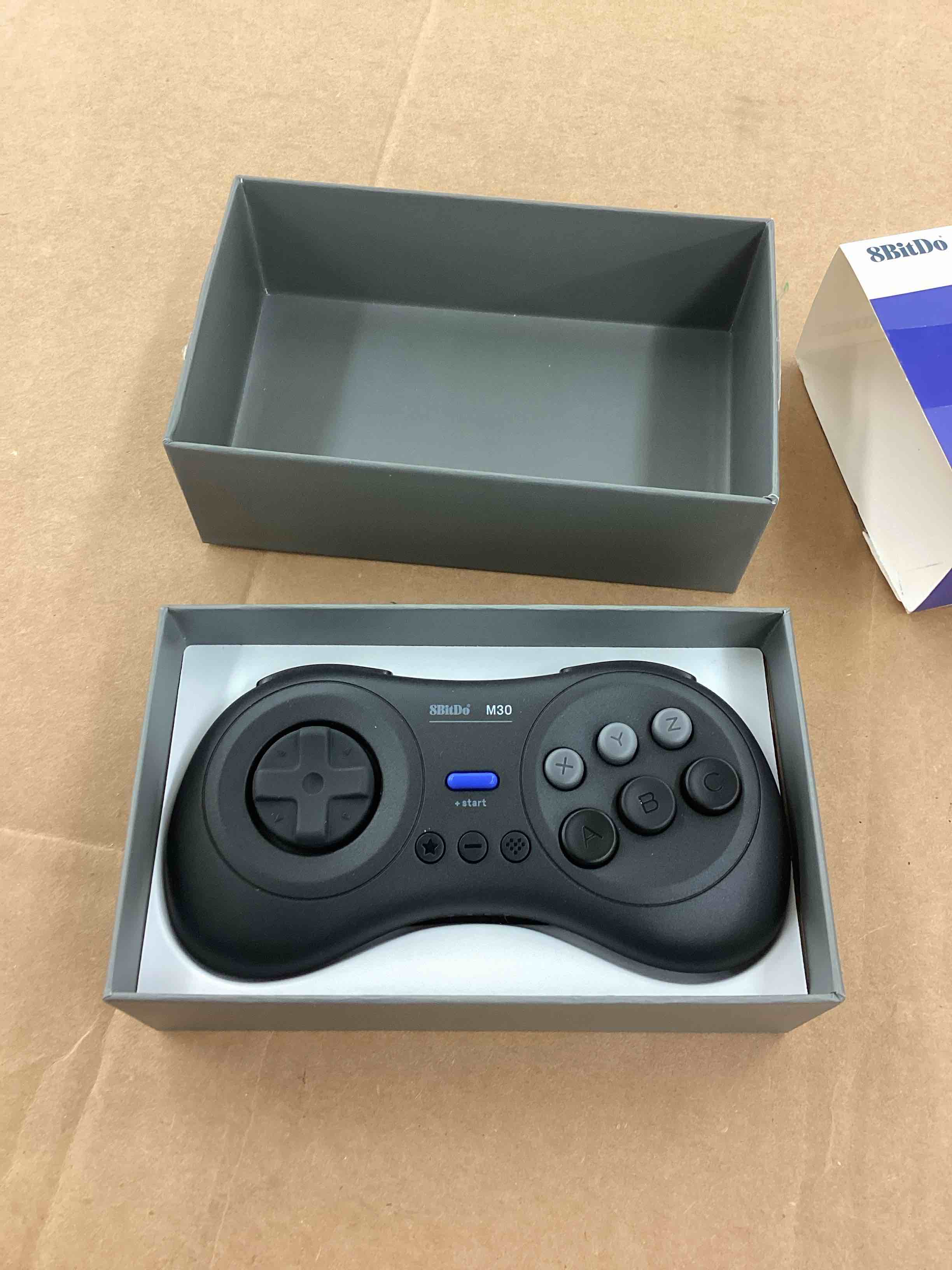 https://s3.amazonaws.com/lotting-images-prod/BoxBids/BXB0505178_1779813052638.jpeg