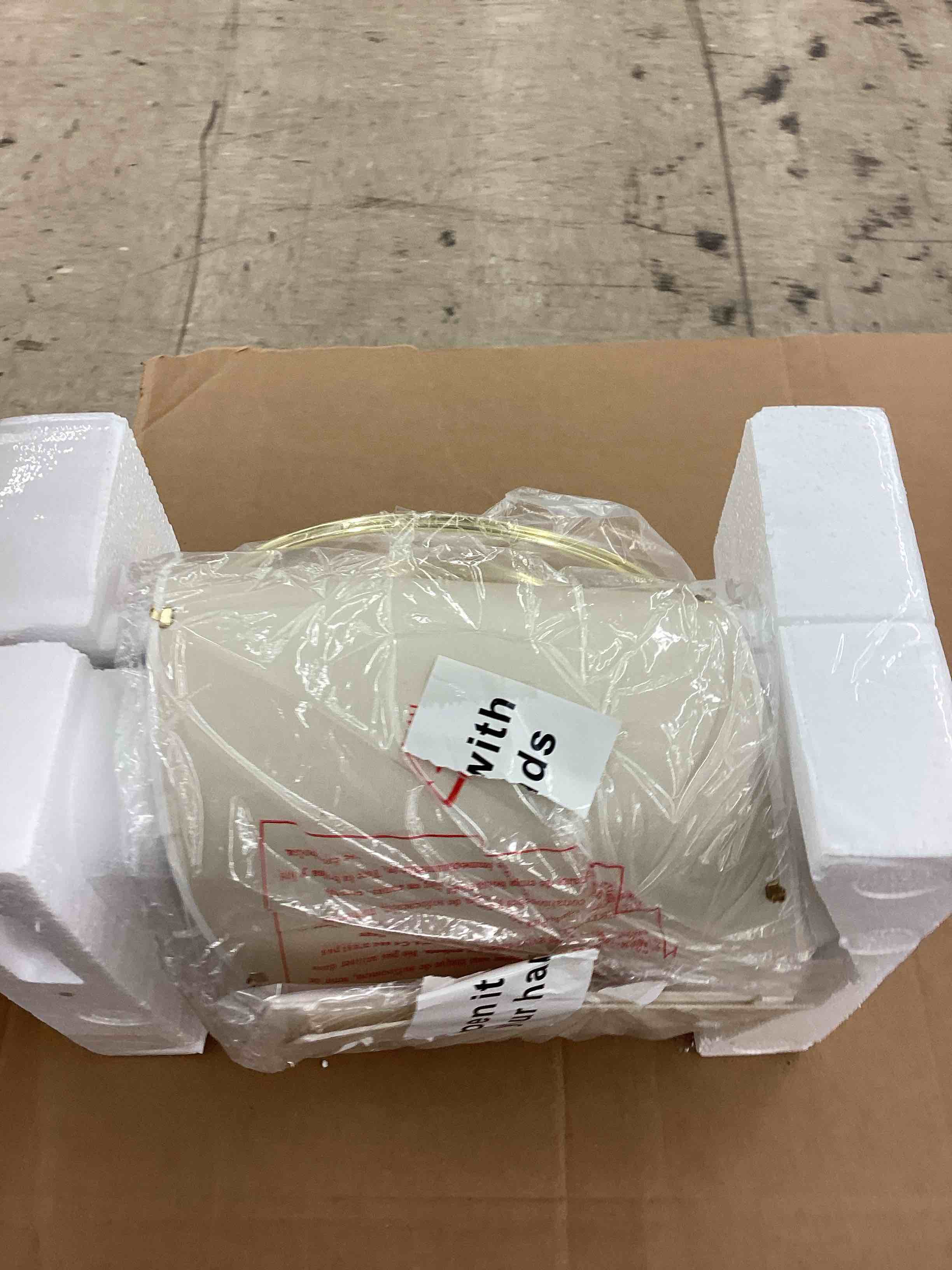 https://s3.amazonaws.com/lotting-images-prod/BoxBids/BXB0505186_1779819587123.jpeg