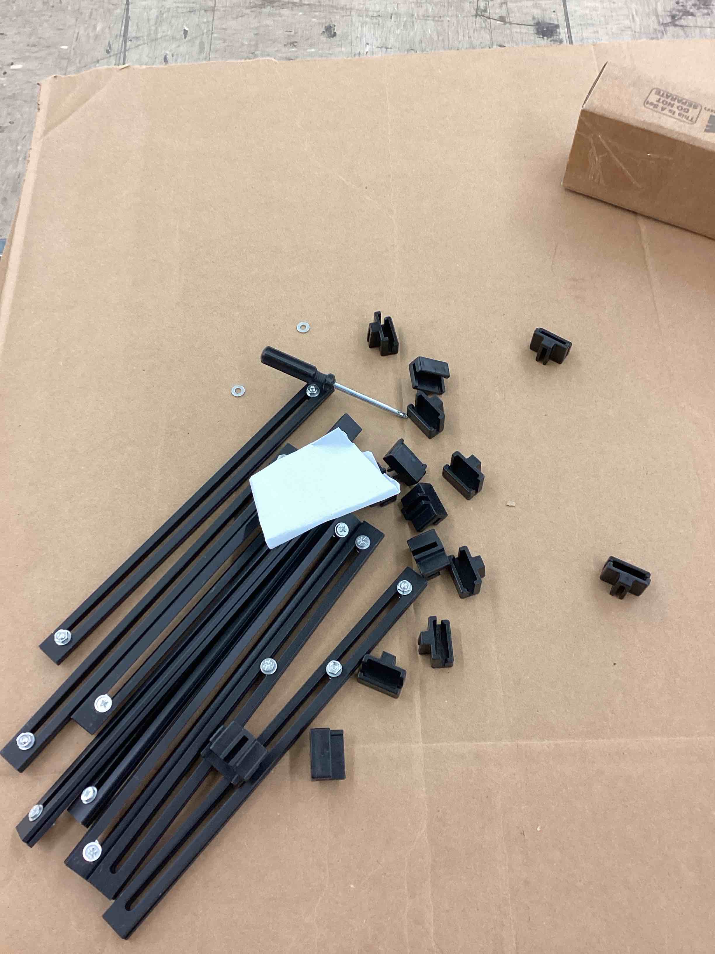 https://s3.amazonaws.com/lotting-images-prod/BoxBids/BXB0505189_1779819332766.jpeg