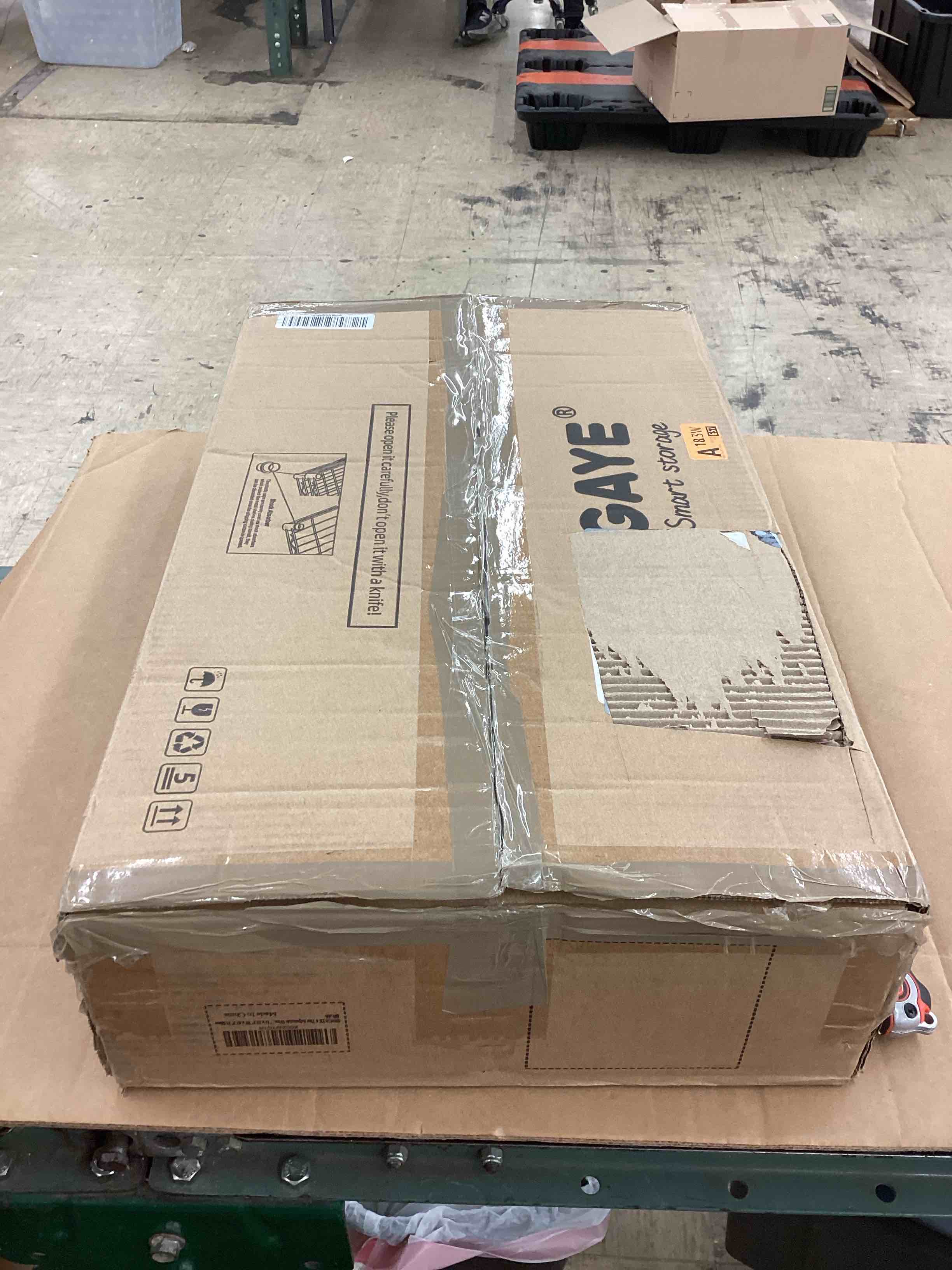 https://s3.amazonaws.com/lotting-images-prod/BoxBids/BXB0505197_1779822680421.jpeg