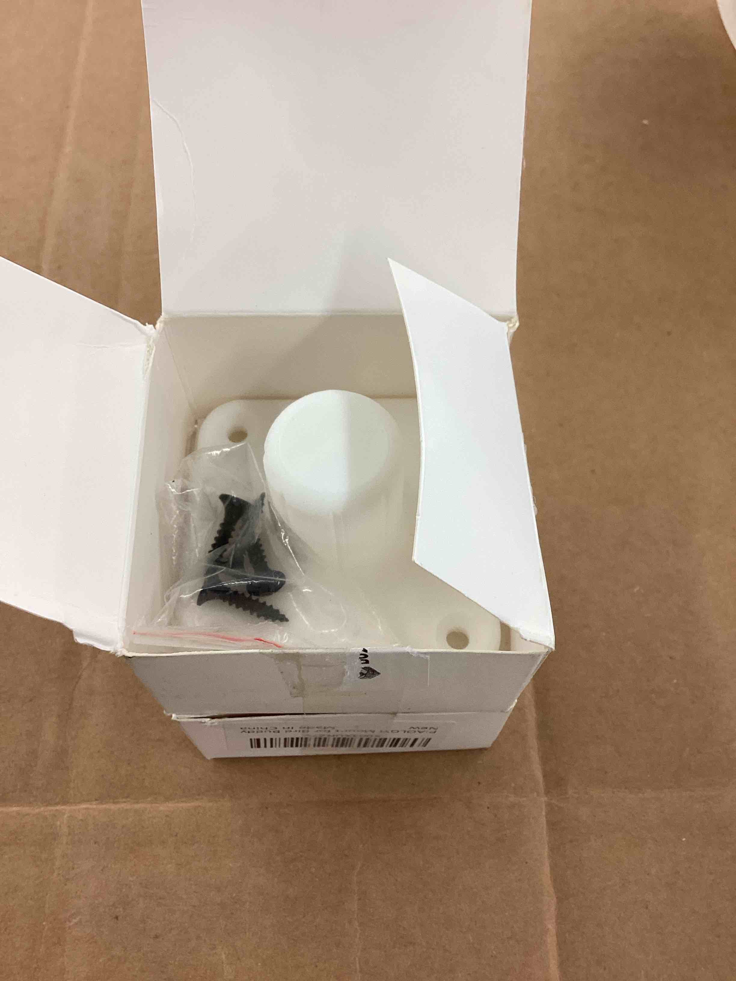 https://s3.amazonaws.com/lotting-images-prod/BoxBids/BXB0505209_1779826678631.jpeg