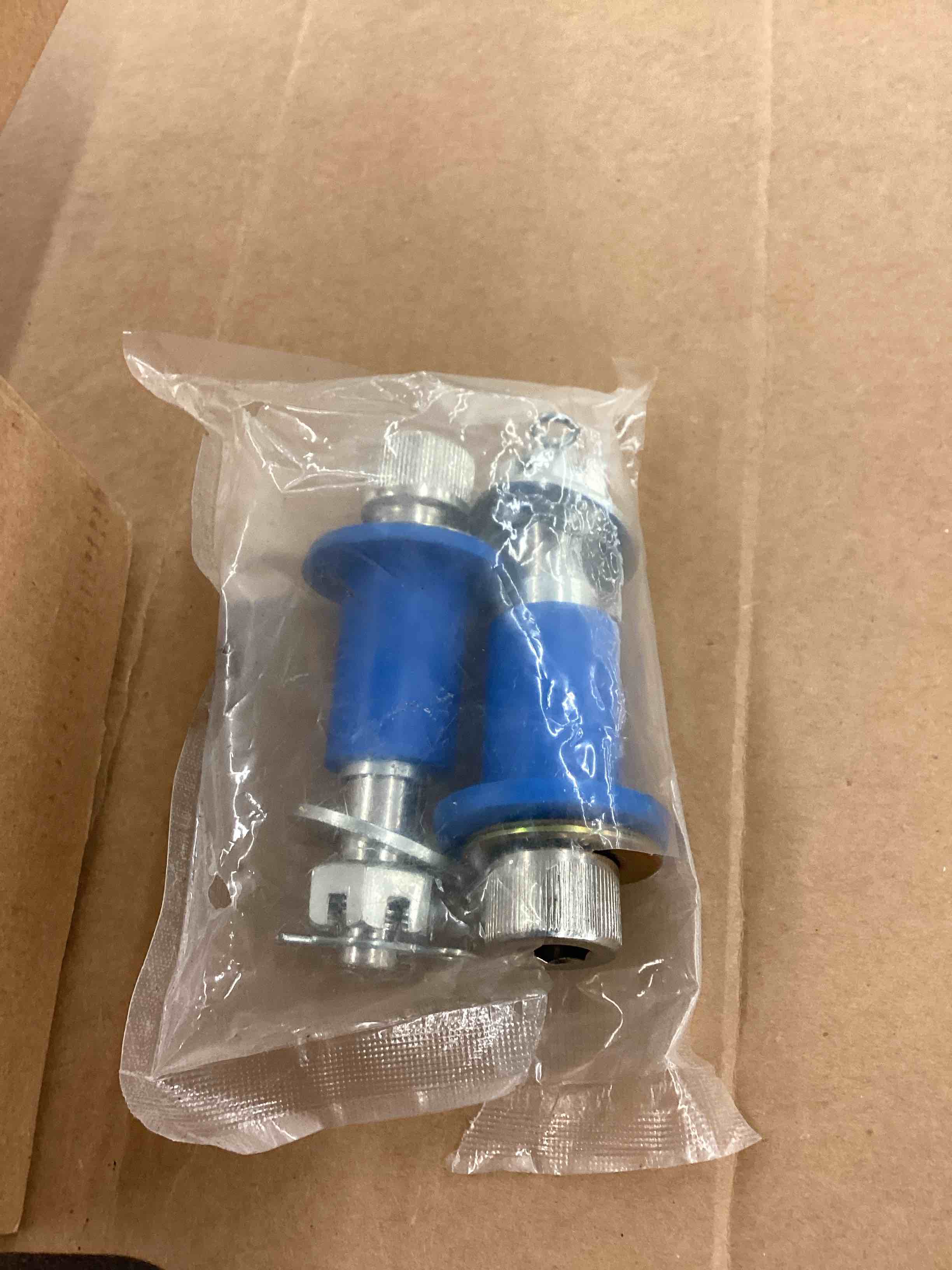 https://s3.amazonaws.com/lotting-images-prod/BoxBids/BXB0505220_1779898872081.jpeg
