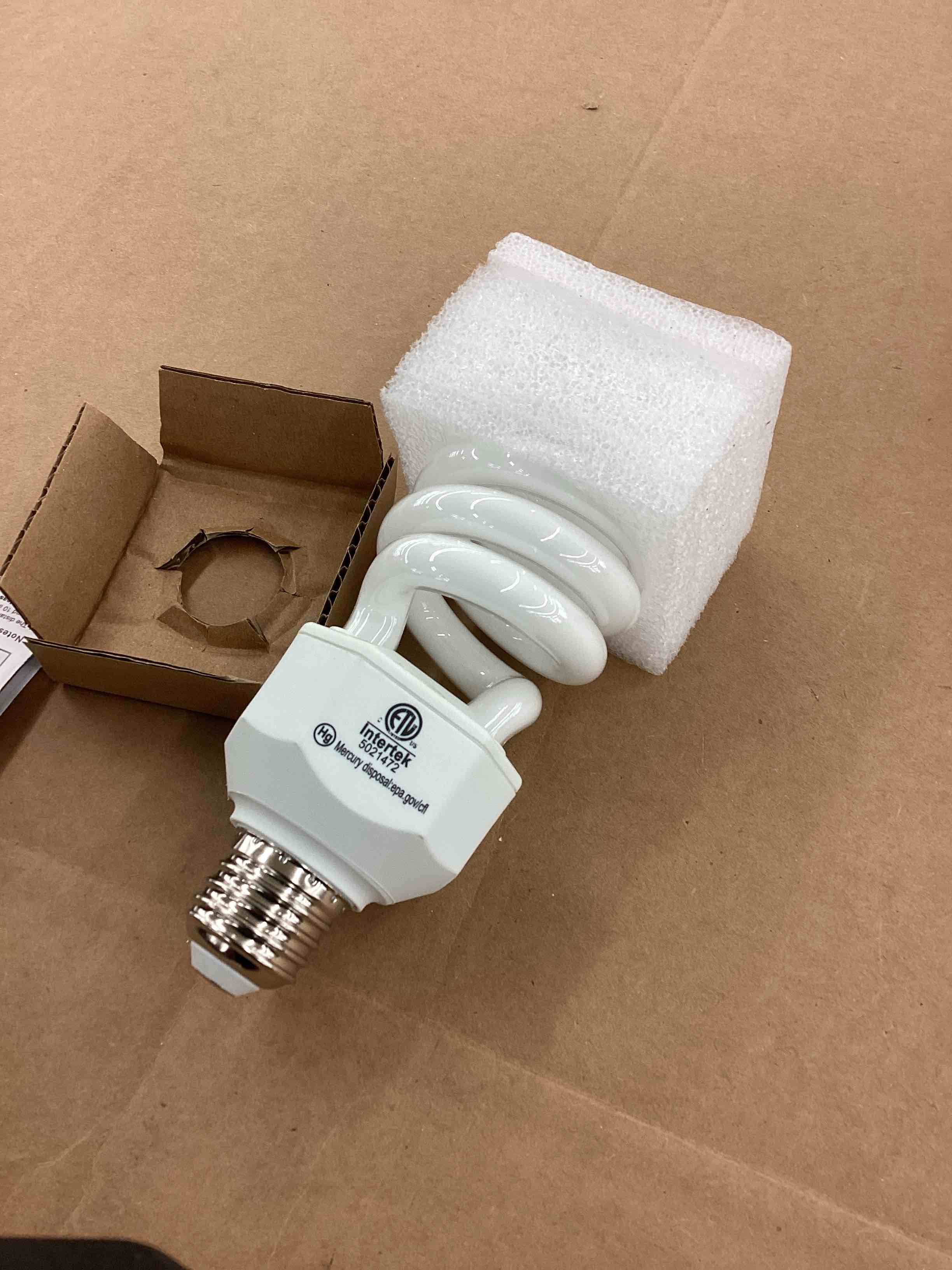 https://s3.amazonaws.com/lotting-images-prod/BoxBids/BXB0505225_1779887226762.jpeg