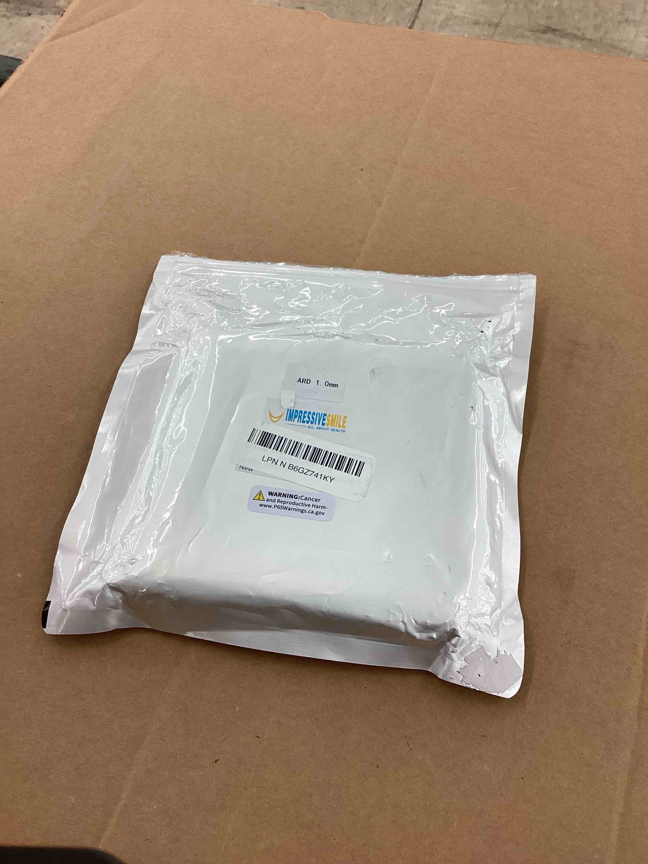 https://s3.amazonaws.com/lotting-images-prod/BoxBids/BXB0505227_1779888021563.jpeg