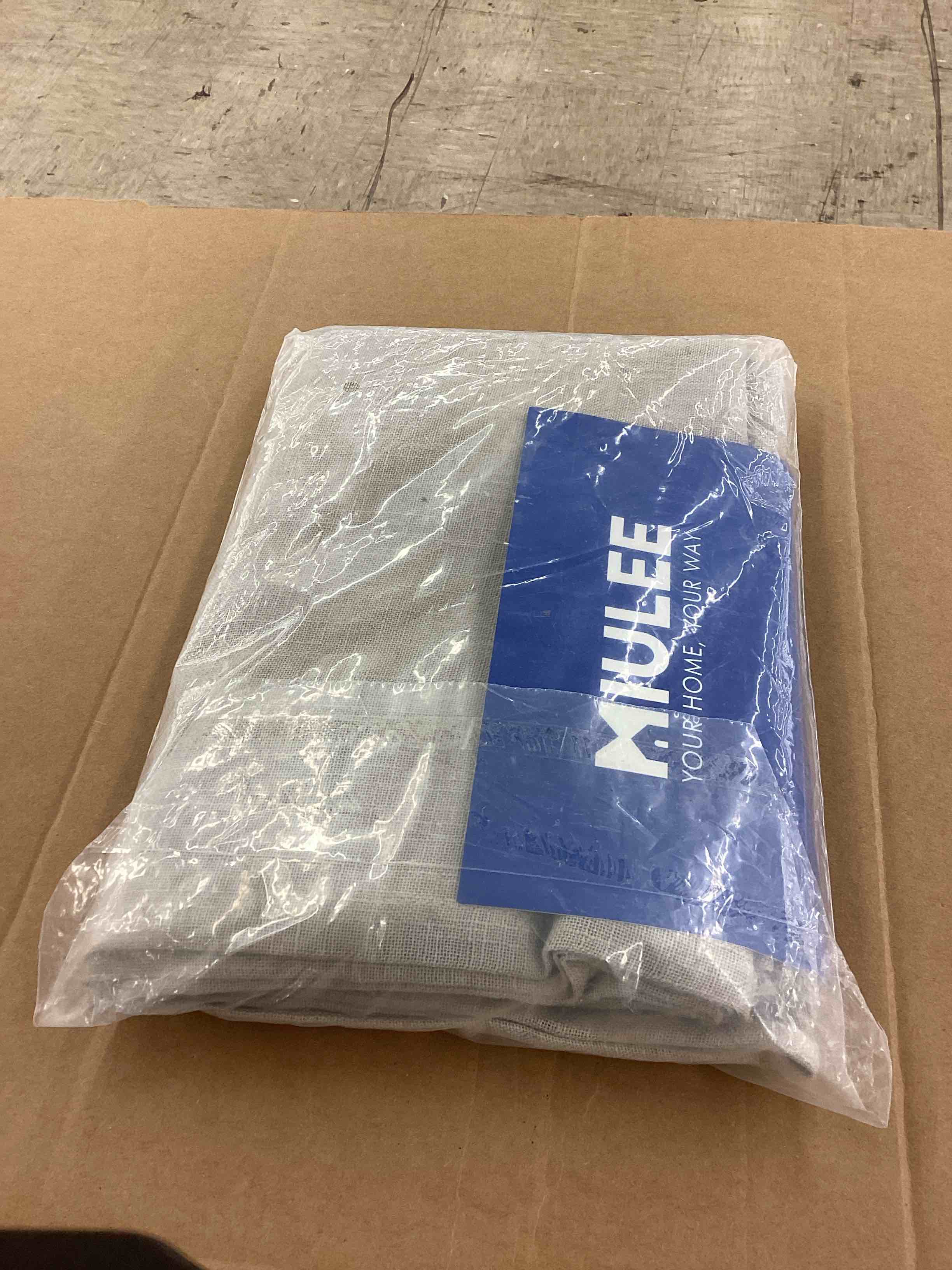 https://s3.amazonaws.com/lotting-images-prod/BoxBids/BXB0505247_1779890503578.jpeg