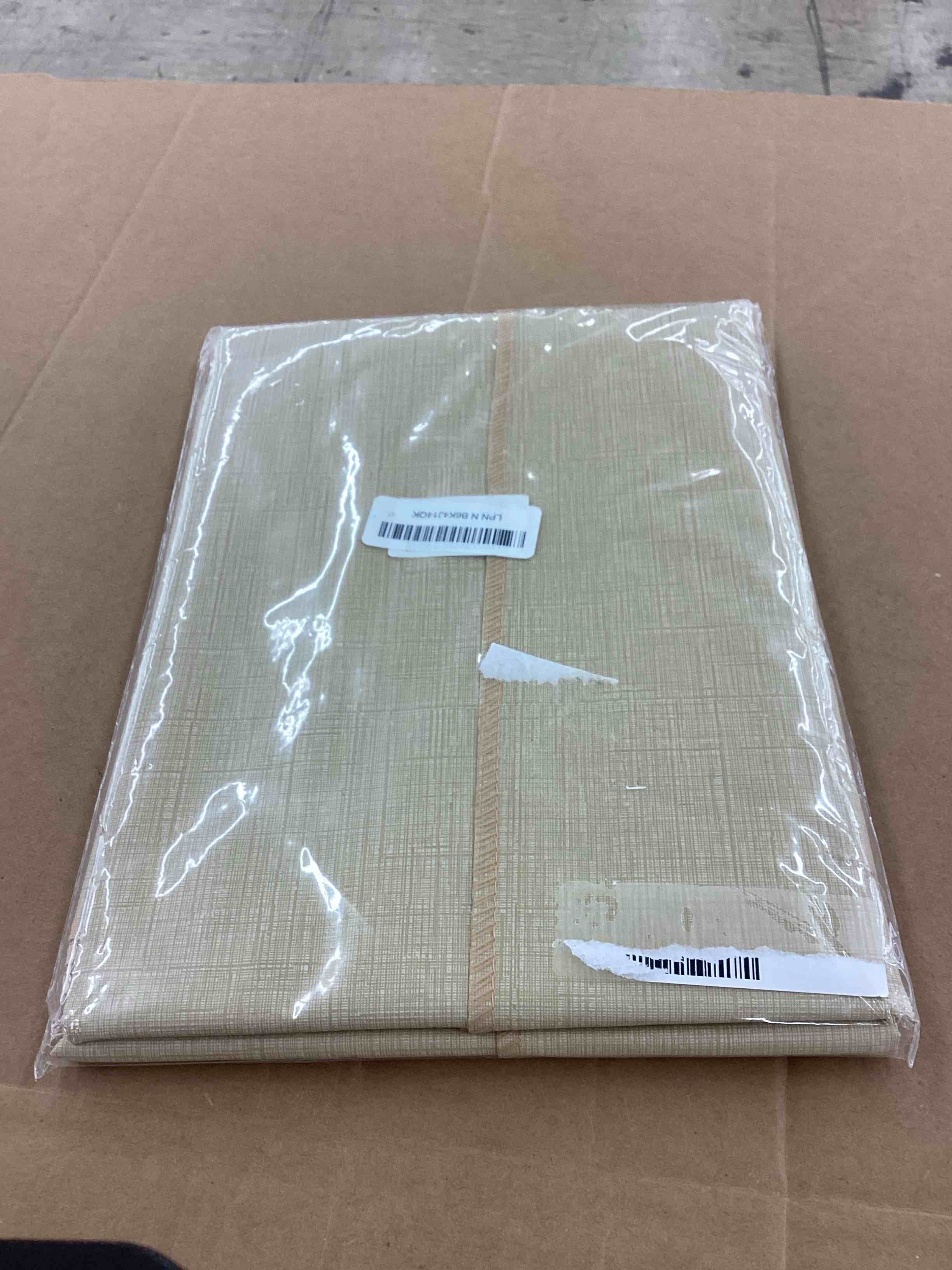 https://s3.amazonaws.com/lotting-images-prod/BoxBids/BXB0505254_1779893201907.jpeg