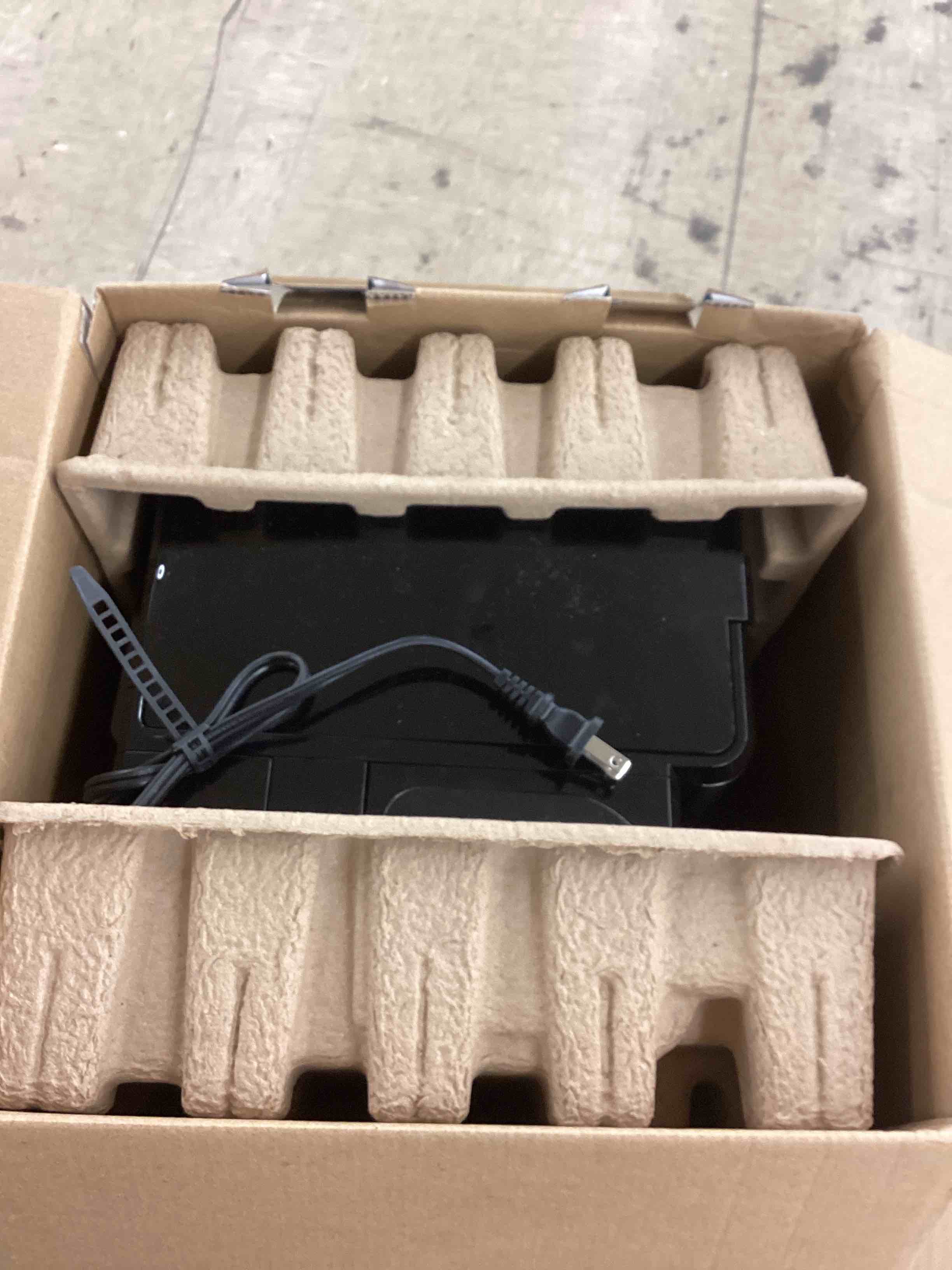 https://s3.amazonaws.com/lotting-images-prod/BoxBids/BXB0505266_1779201150277.jpeg