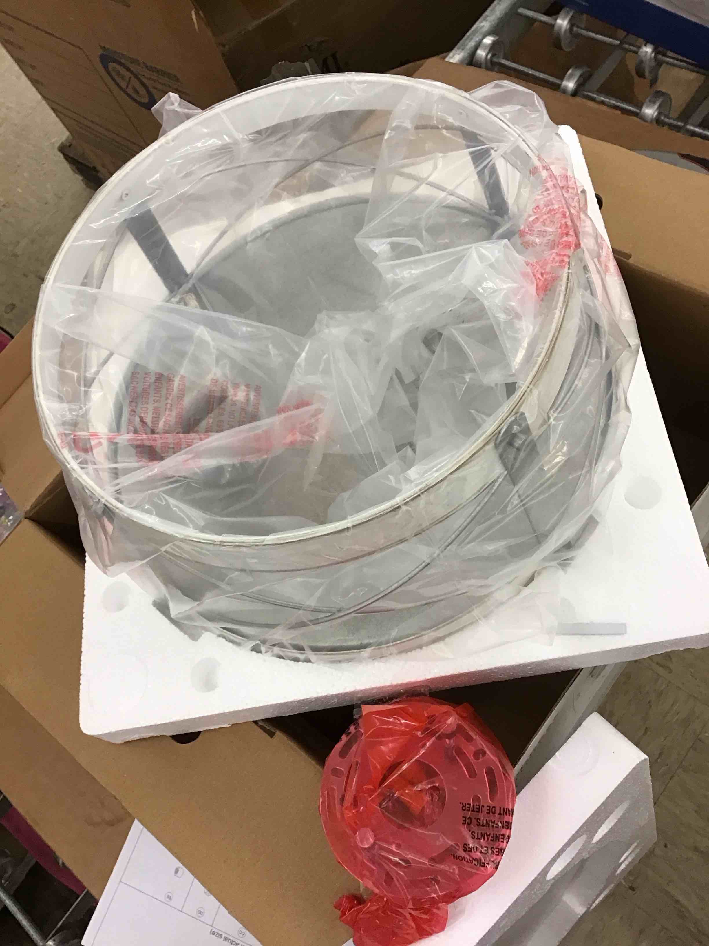 https://s3.amazonaws.com/lotting-images-prod/BoxBids/BXB0505382_1780409568042.jpeg
