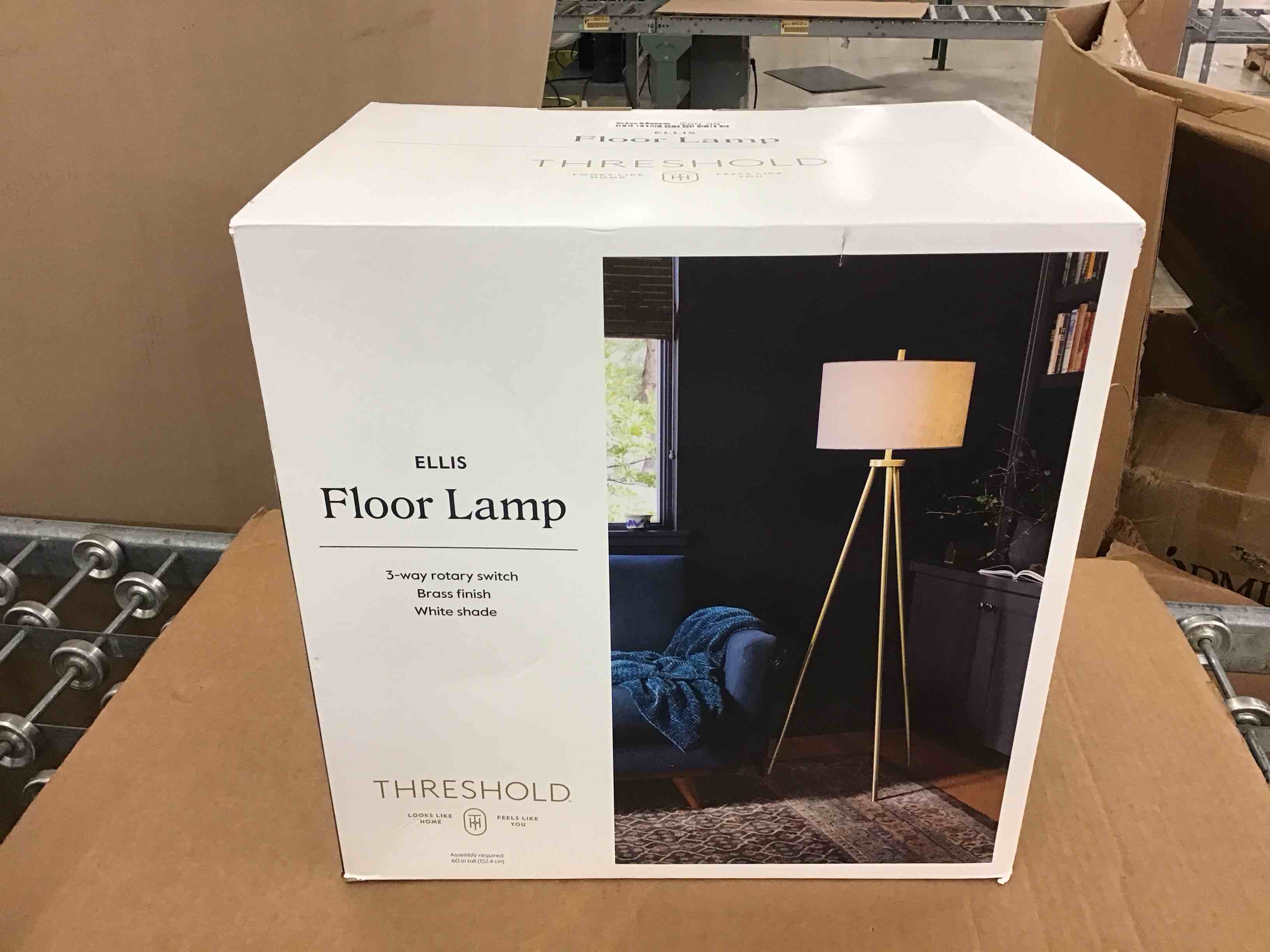 https://s3.amazonaws.com/lotting-images-prod/BoxBids/BXB0505393_1780406830894.jpeg