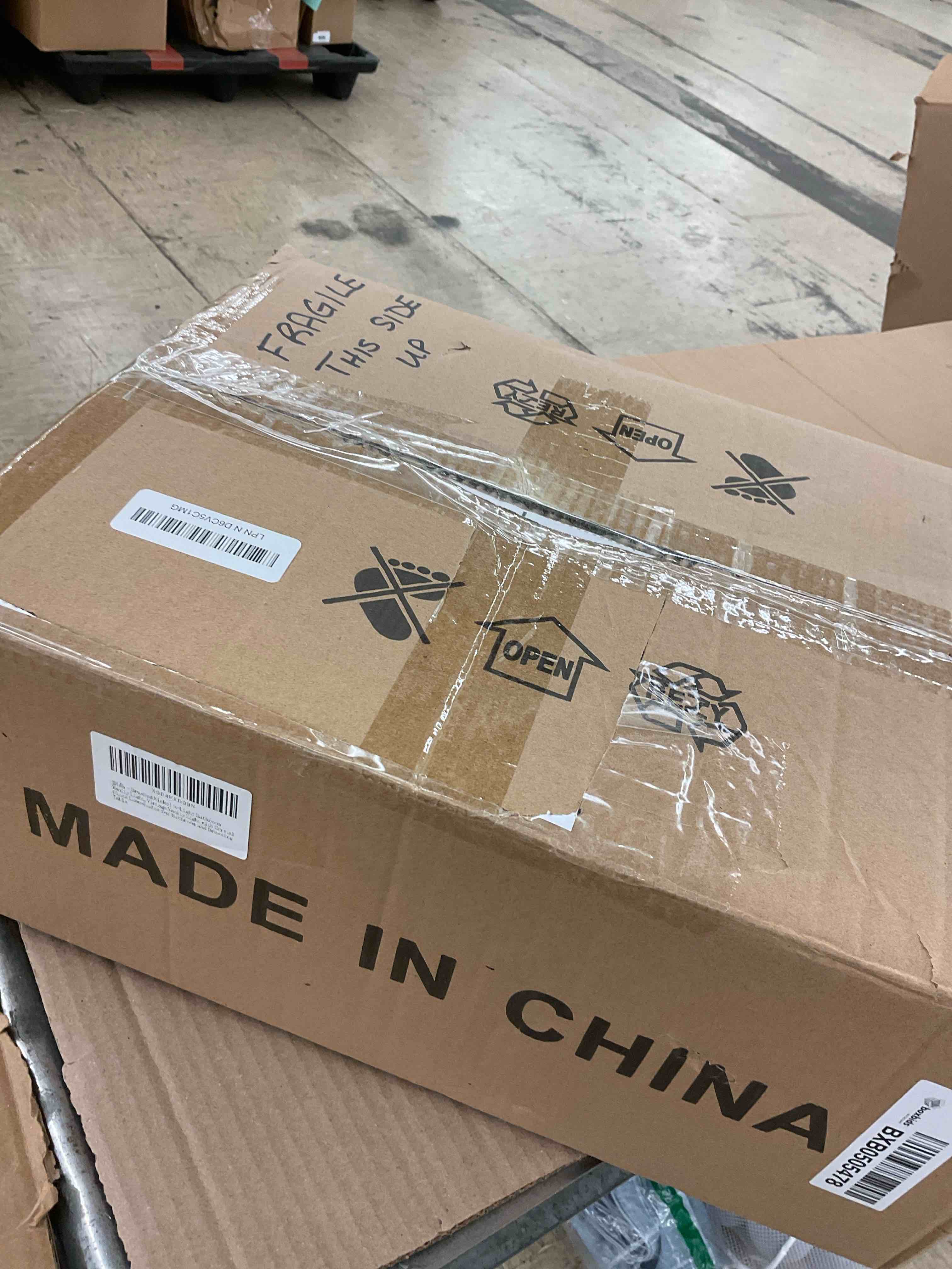 https://s3.amazonaws.com/lotting-images-prod/BoxBids/BXB0505478_1778866285659.jpeg
