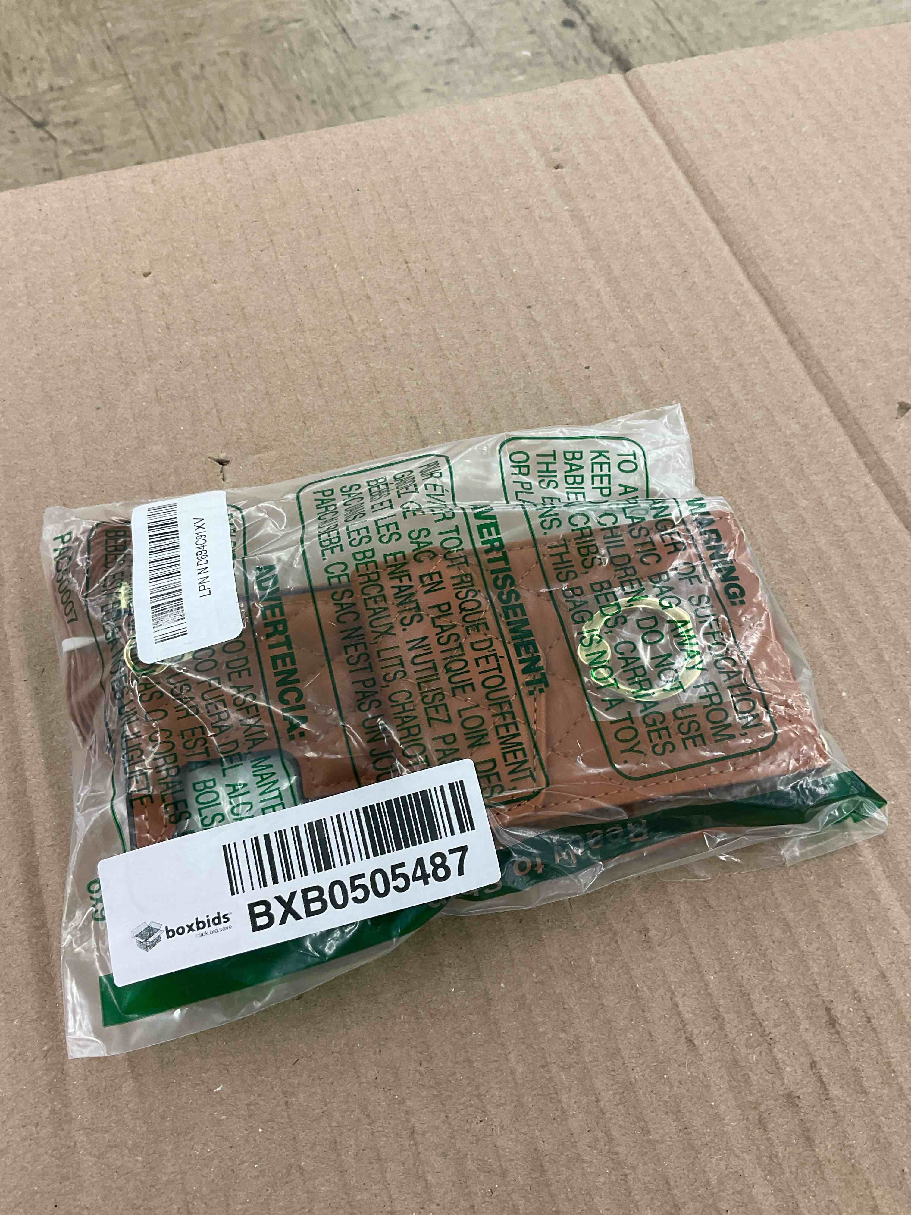 https://s3.amazonaws.com/lotting-images-prod/BoxBids/BXB0505487_1778866973296.jpeg