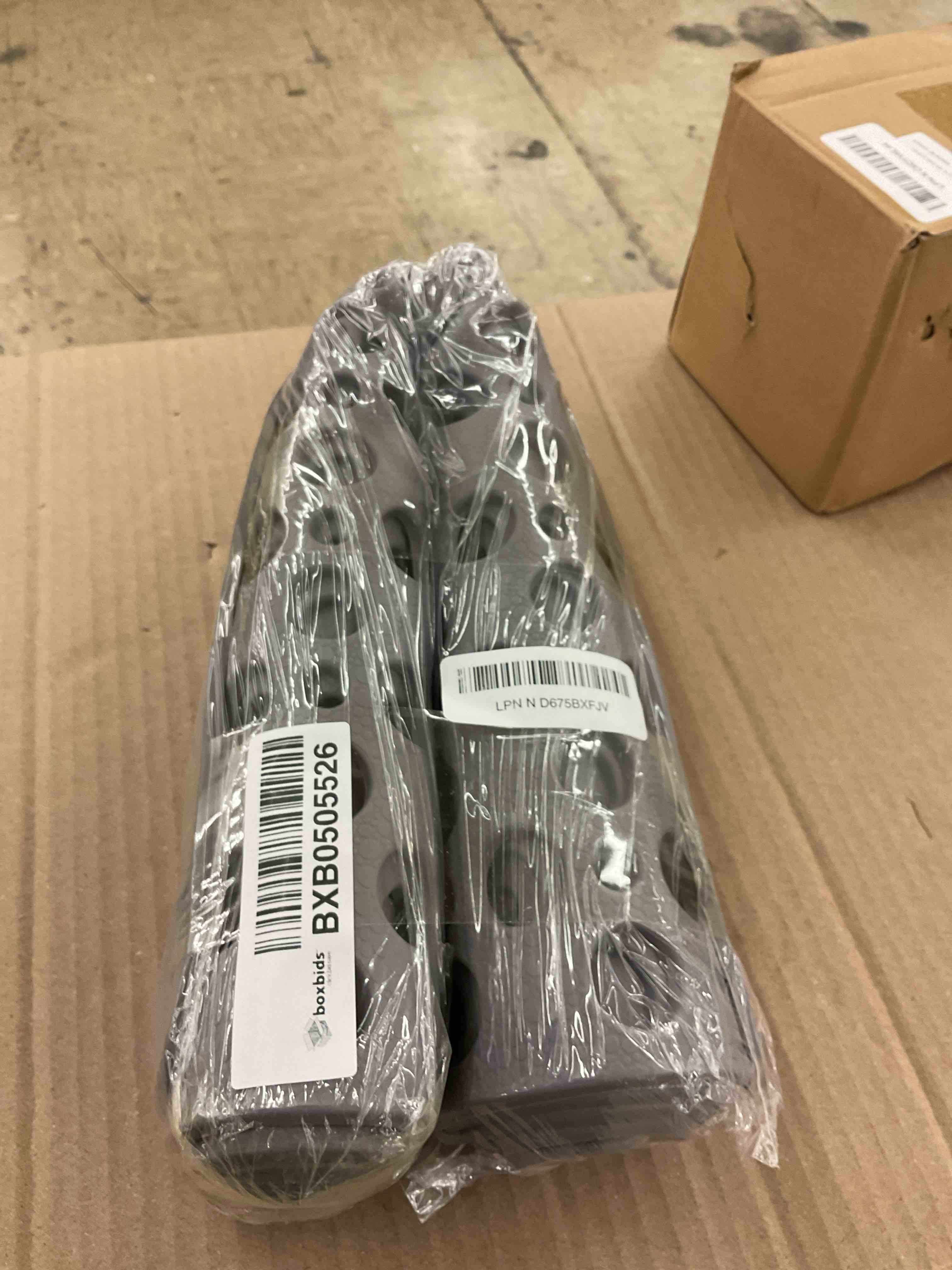 https://s3.amazonaws.com/lotting-images-prod/BoxBids/BXB0505526_1778872781168.jpeg