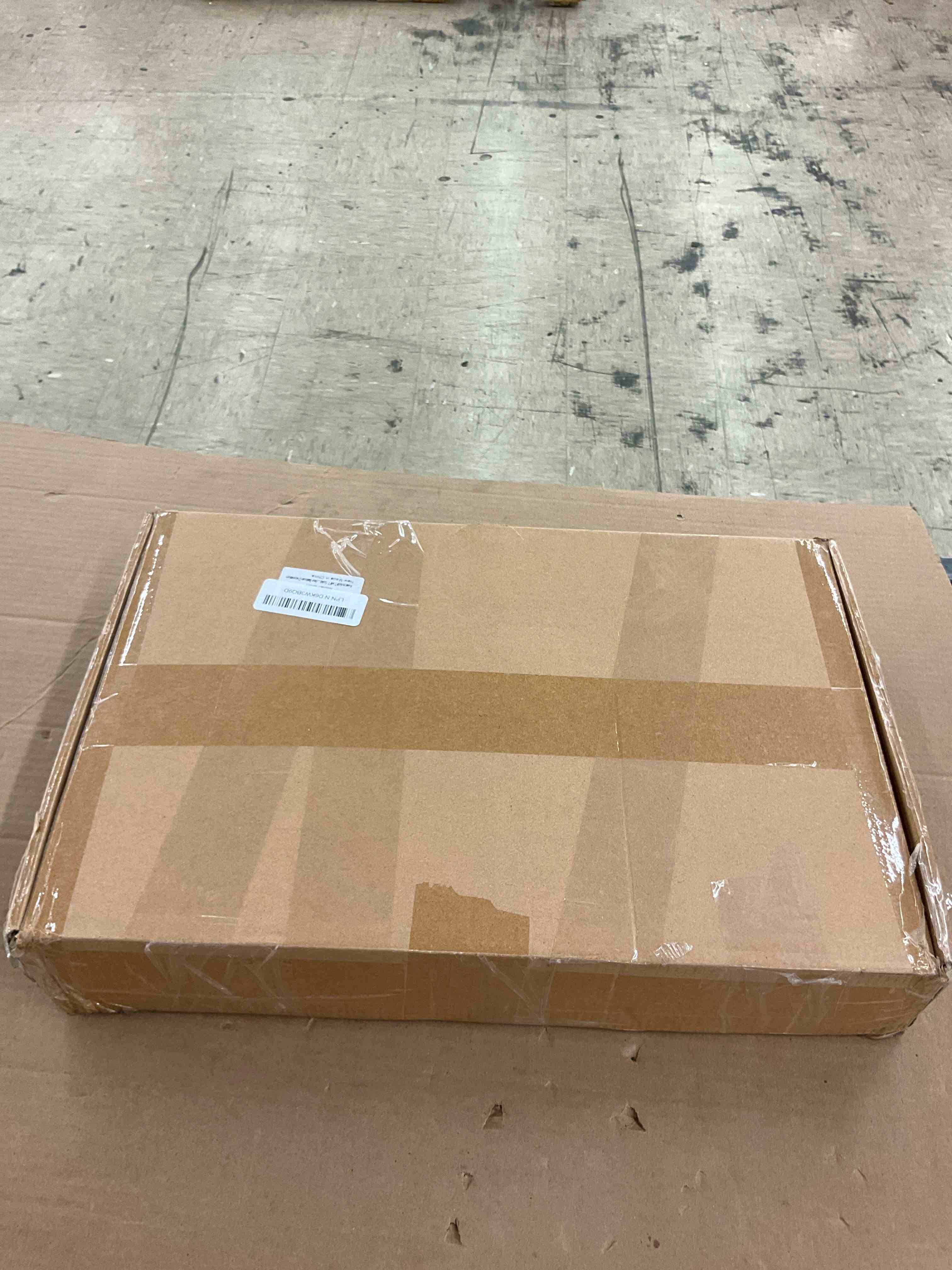 https://s3.amazonaws.com/lotting-images-prod/BoxBids/BXB0505676_1779131900371.jpeg