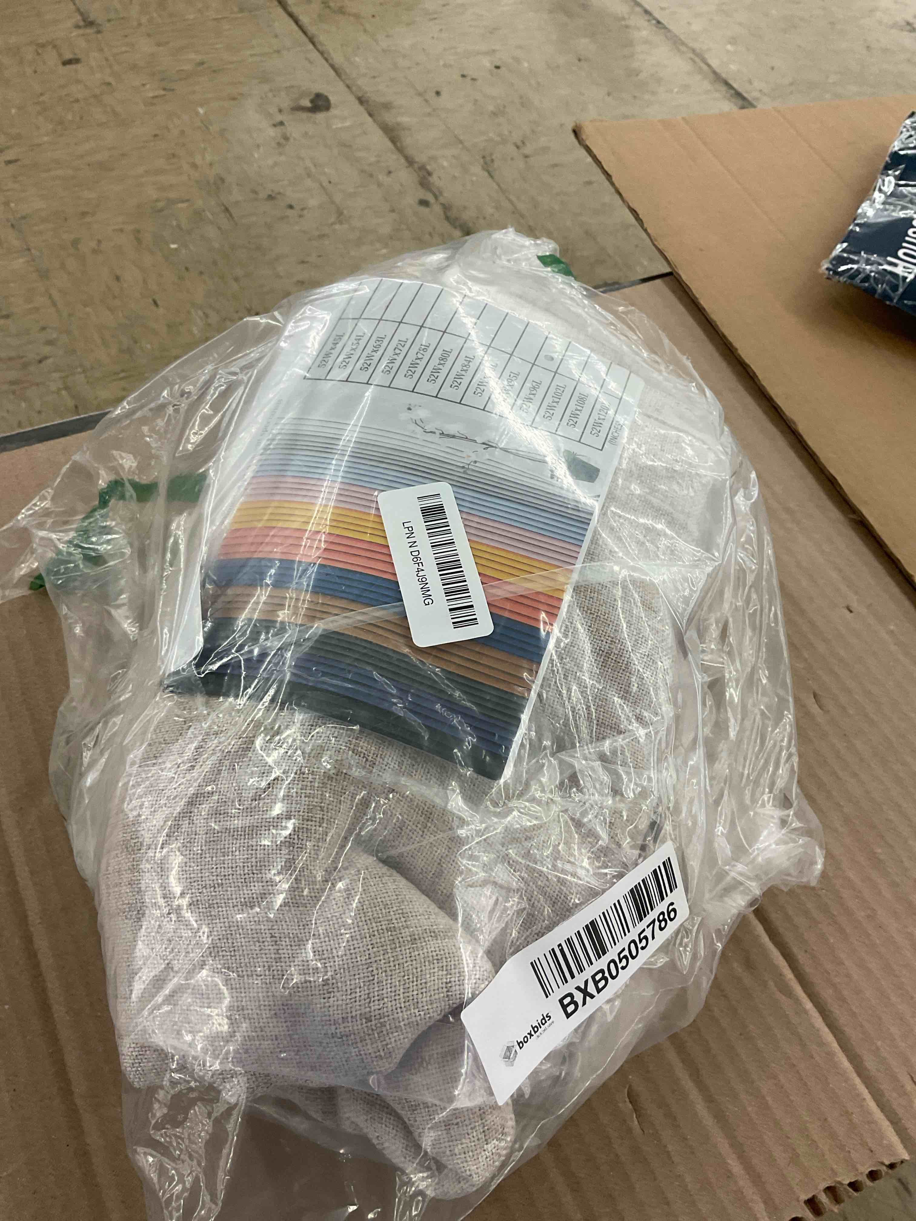 https://s3.amazonaws.com/lotting-images-prod/BoxBids/BXB0505786_1779116519438.jpeg